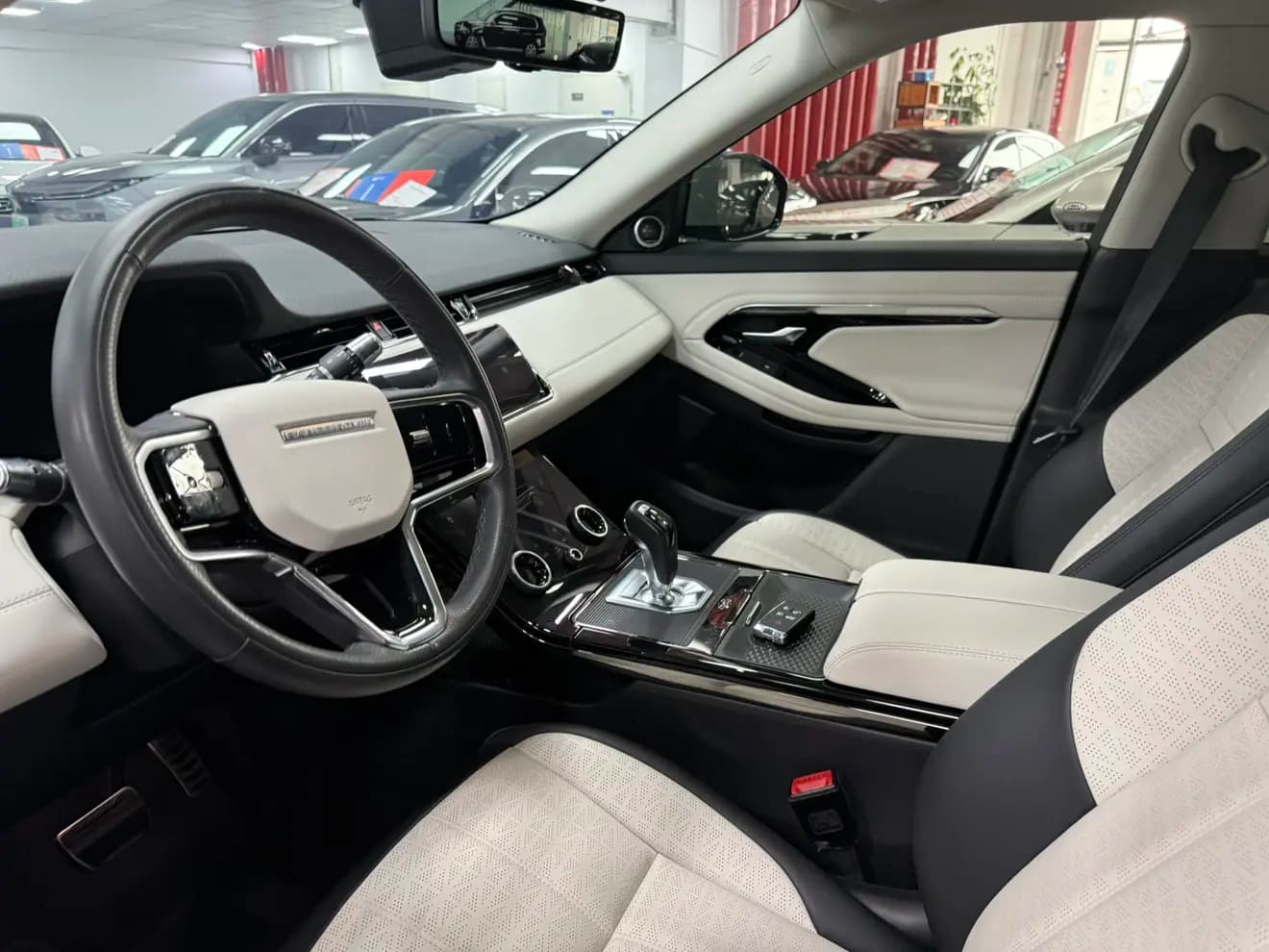 Land Rover Range Rover Evoque 2022 г. 26007 км. — фото 8