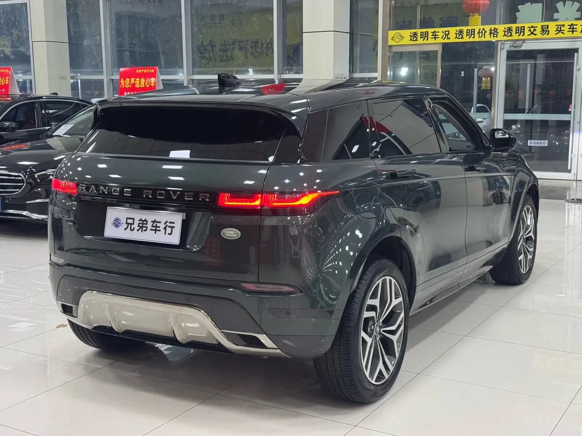 Land Rover Range Rover Evoque 2023 г. 28109 км. — фото 4
