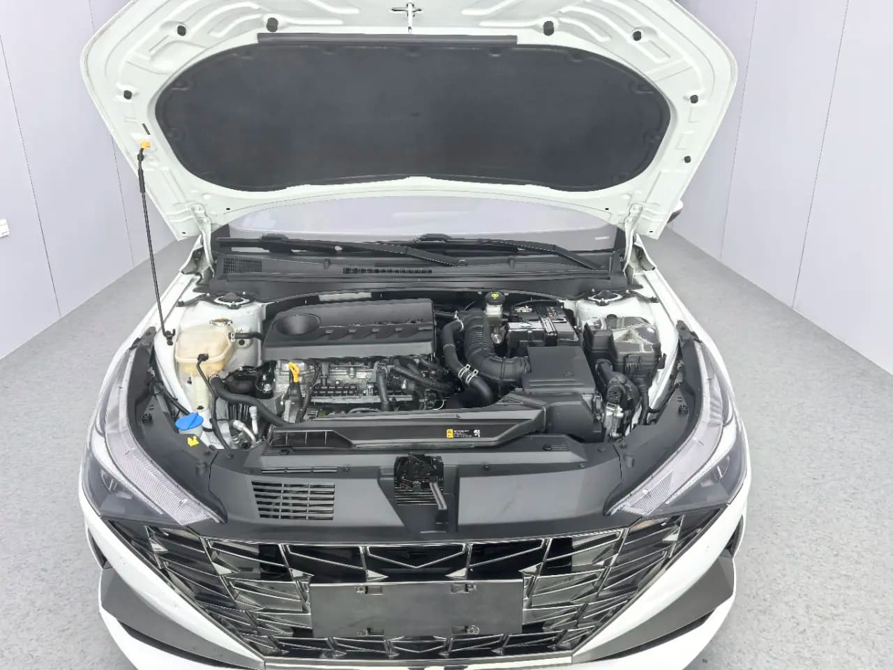 Hyundai Elantra 2023 г. 41019 км. — фото 7