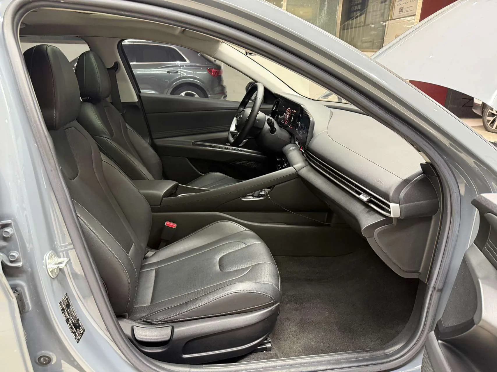 Hyundai Elantra 2021 г. 37018 км. — фото 18