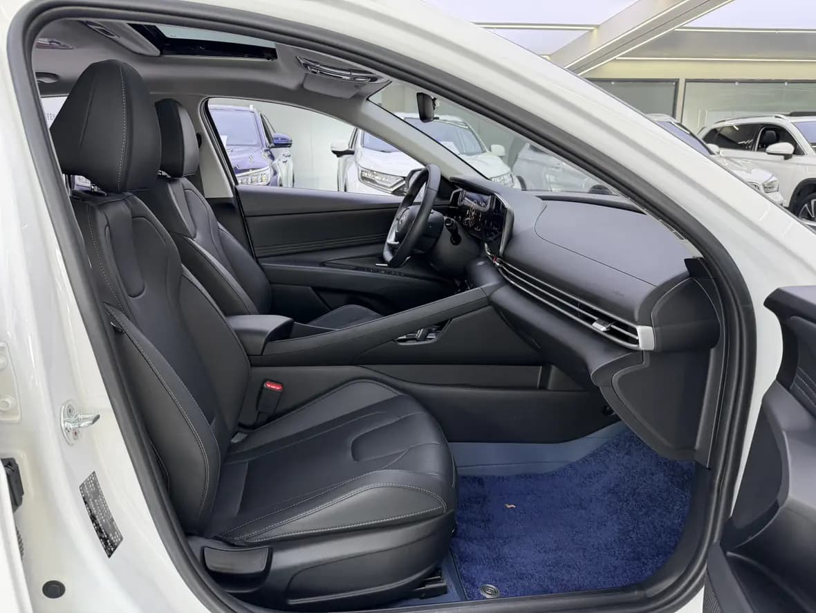 Hyundai Elantra 2022 г. 22017 км. — фото 11