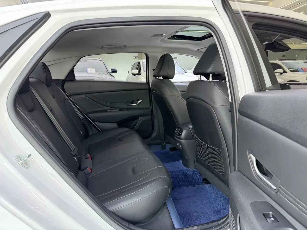 Hyundai Elantra 2022 г. 22017 км. — фото 12