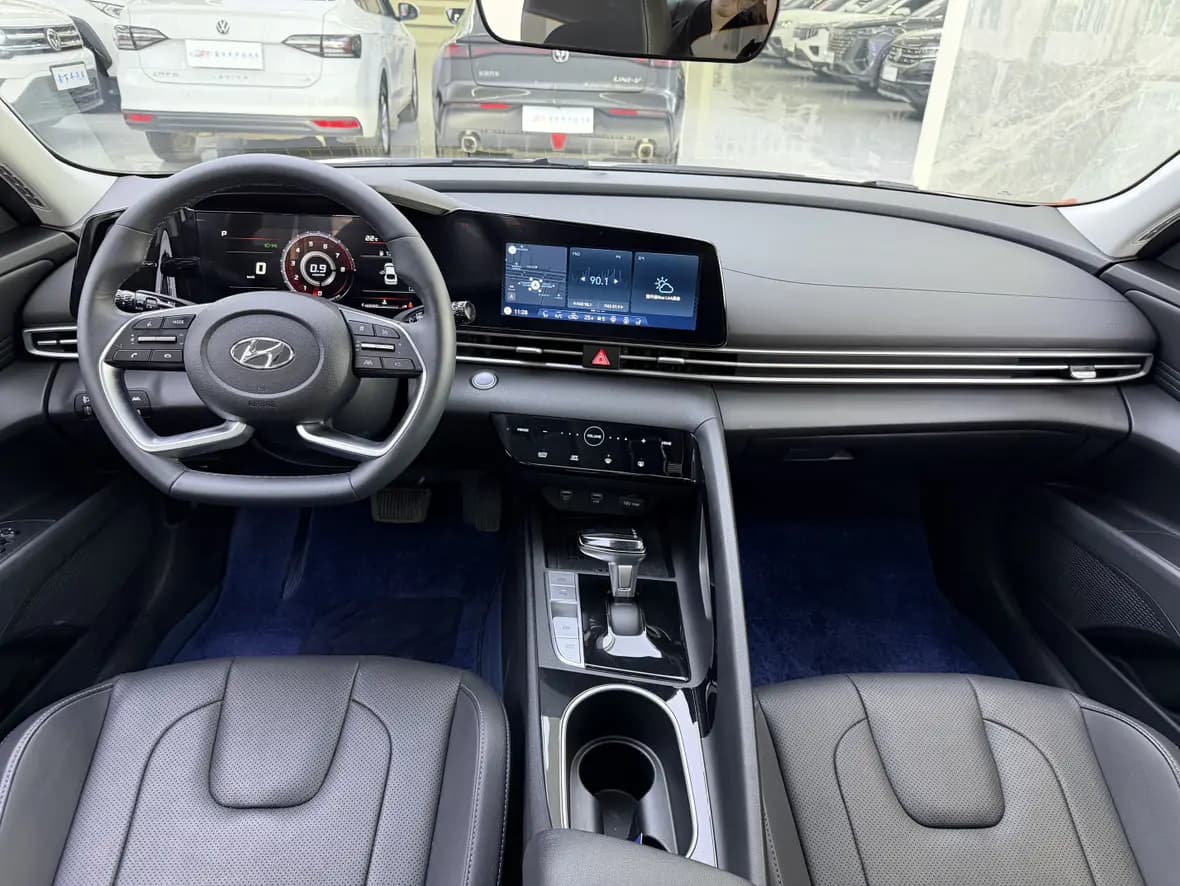 Hyundai Elantra 2022 г. 22017 км. — фото 8