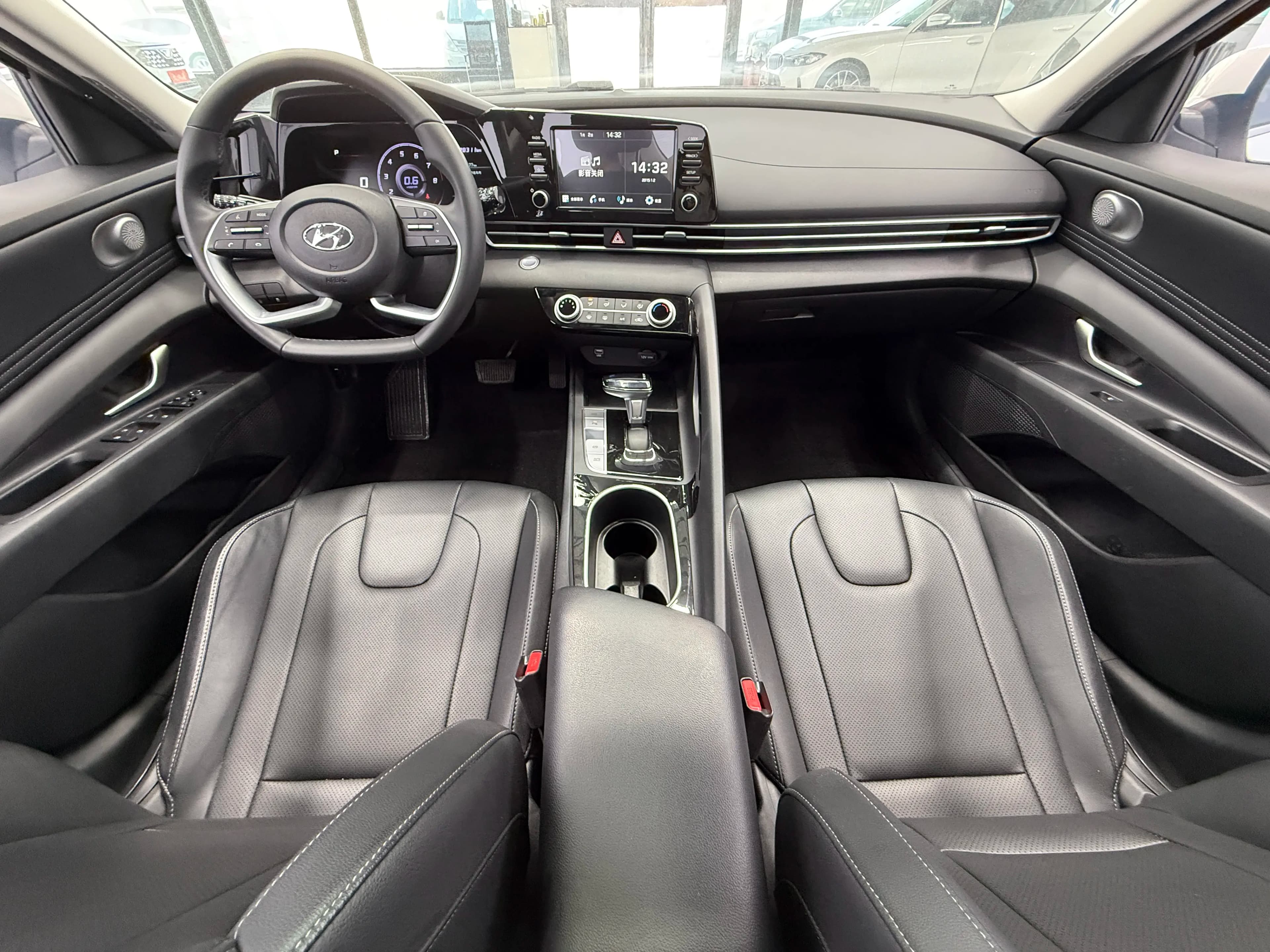 Hyundai Elantra 2022 г. 28016 км. — фото 13