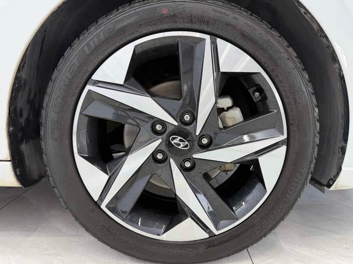 Hyundai Elantra 2022 г. 28016 км. — фото 7