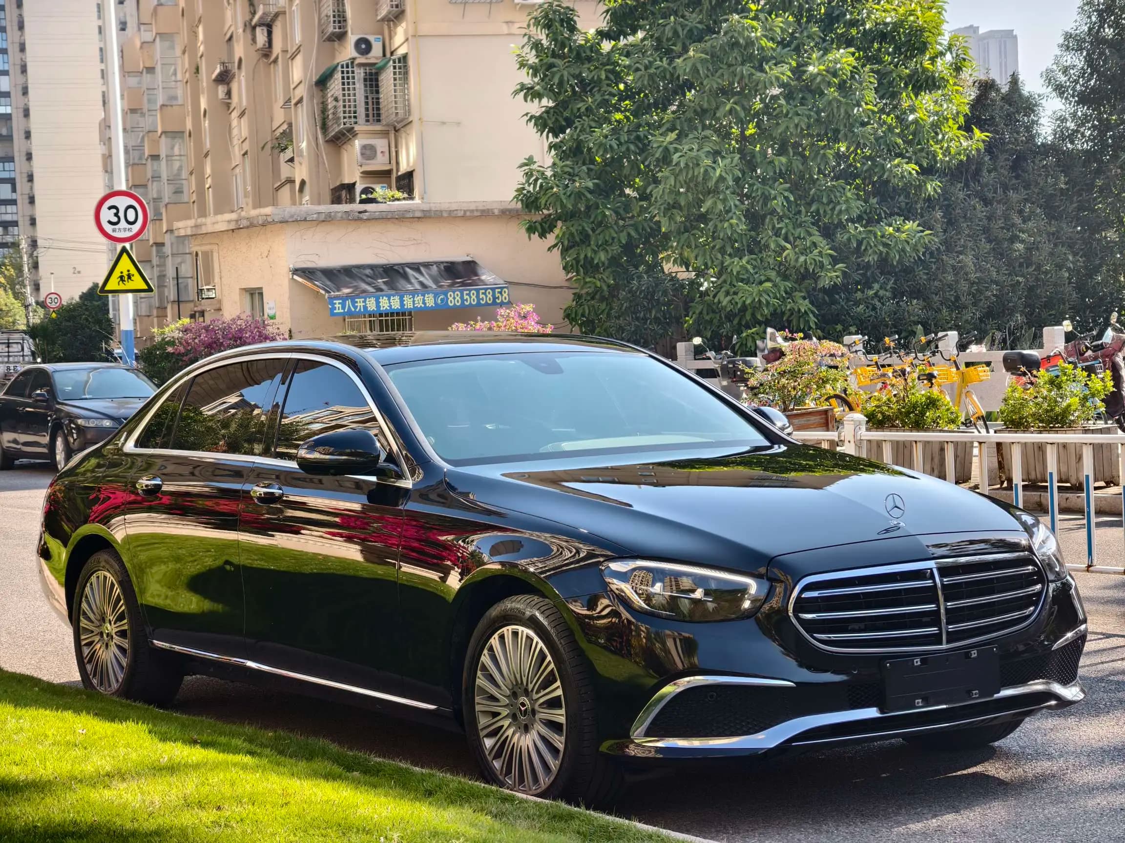 Mercedes-Benz E-Class 2022 г. 57116 км. — фото 3