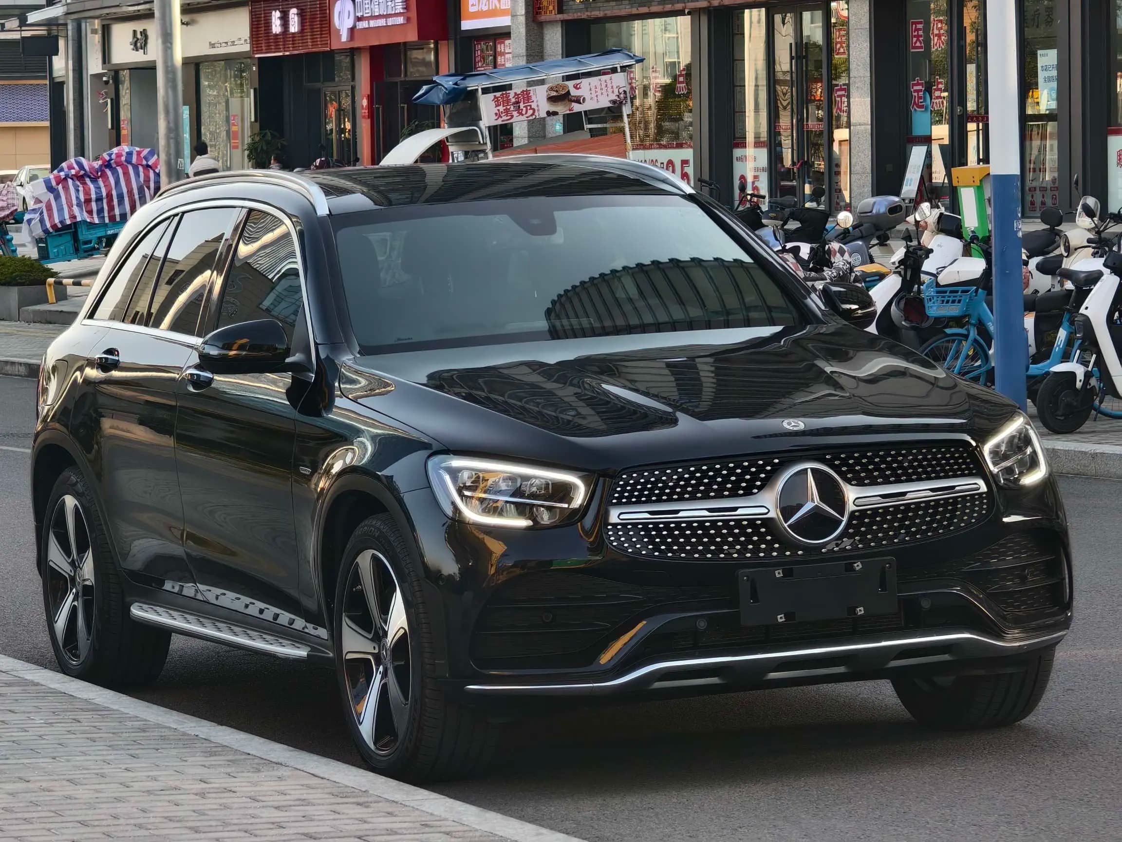 Mercedes-Benz GLC 2023 г. 48116 км. — фото 3