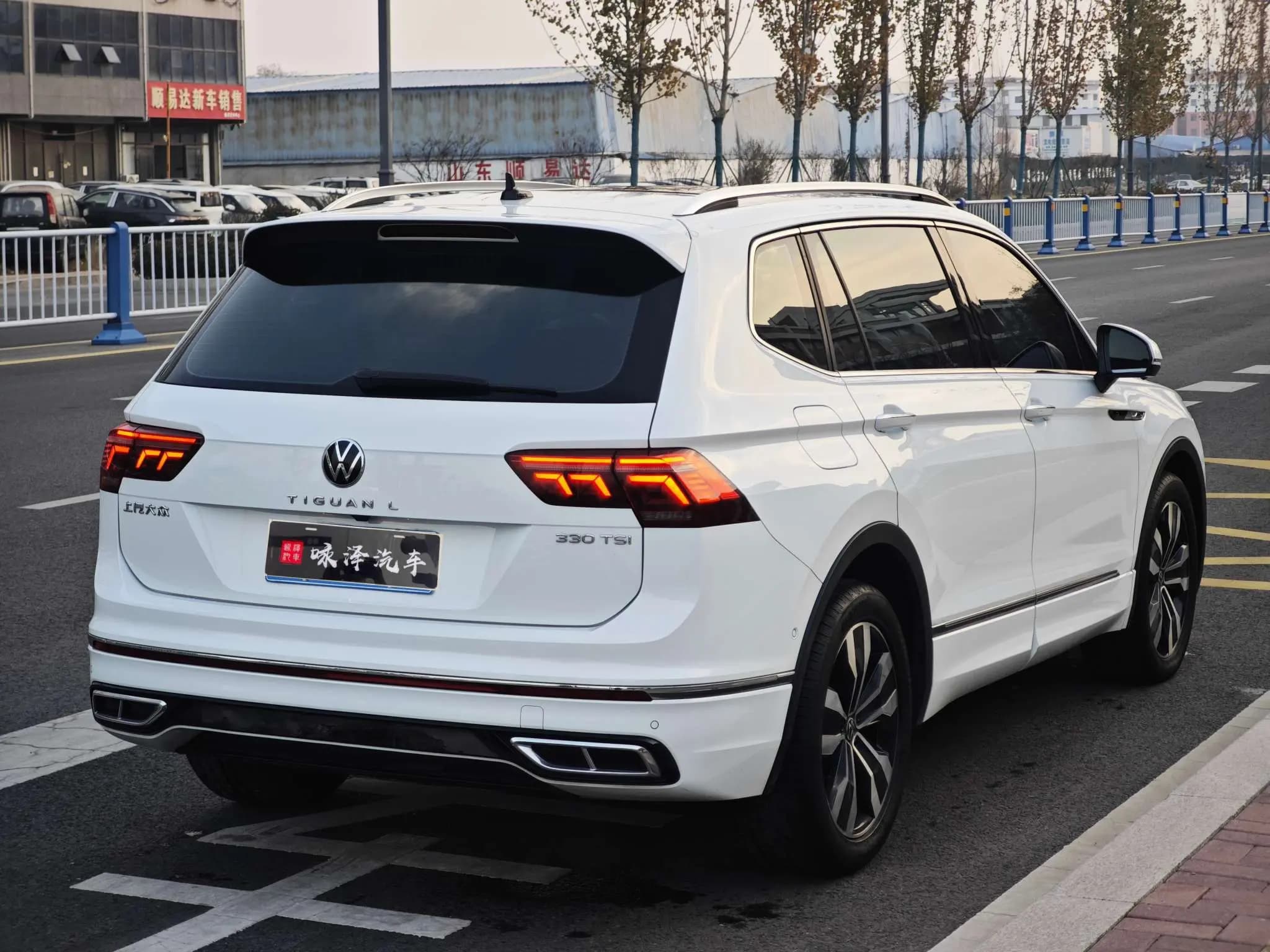 Volkswagen Tiguan L 2023 г. 26121 км. — фото 4
