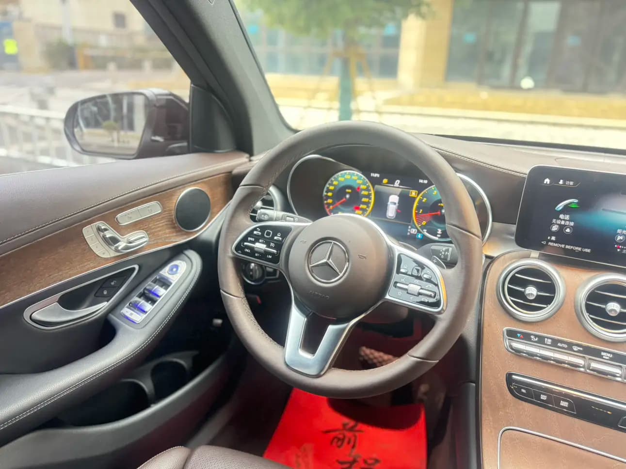 Mercedes-Benz GLC 2023 г. 72212 км. — фото 12