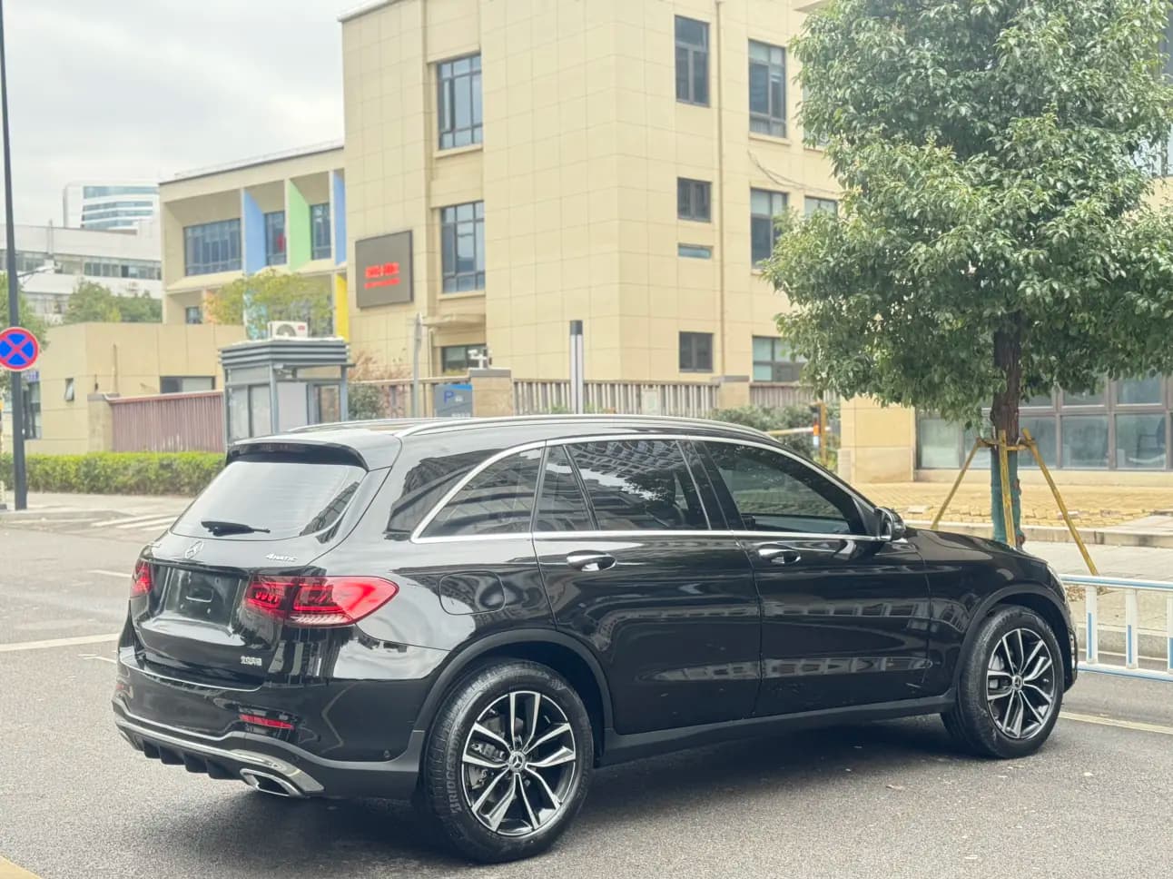 Mercedes-Benz GLC 2023 г. 72212 км. — фото 5
