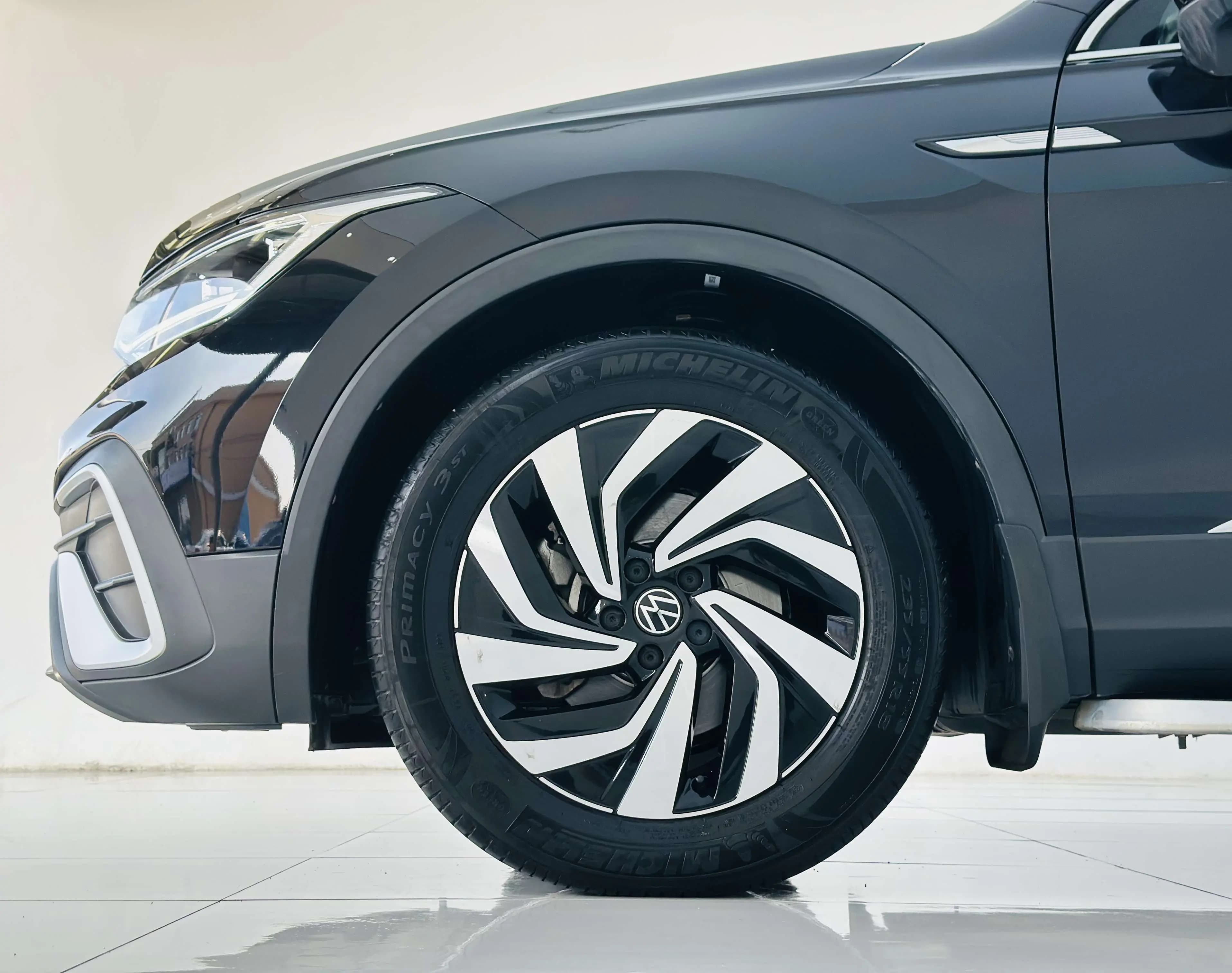 Volkswagen Tiguan L 2022 г. 56122 км. — фото 11