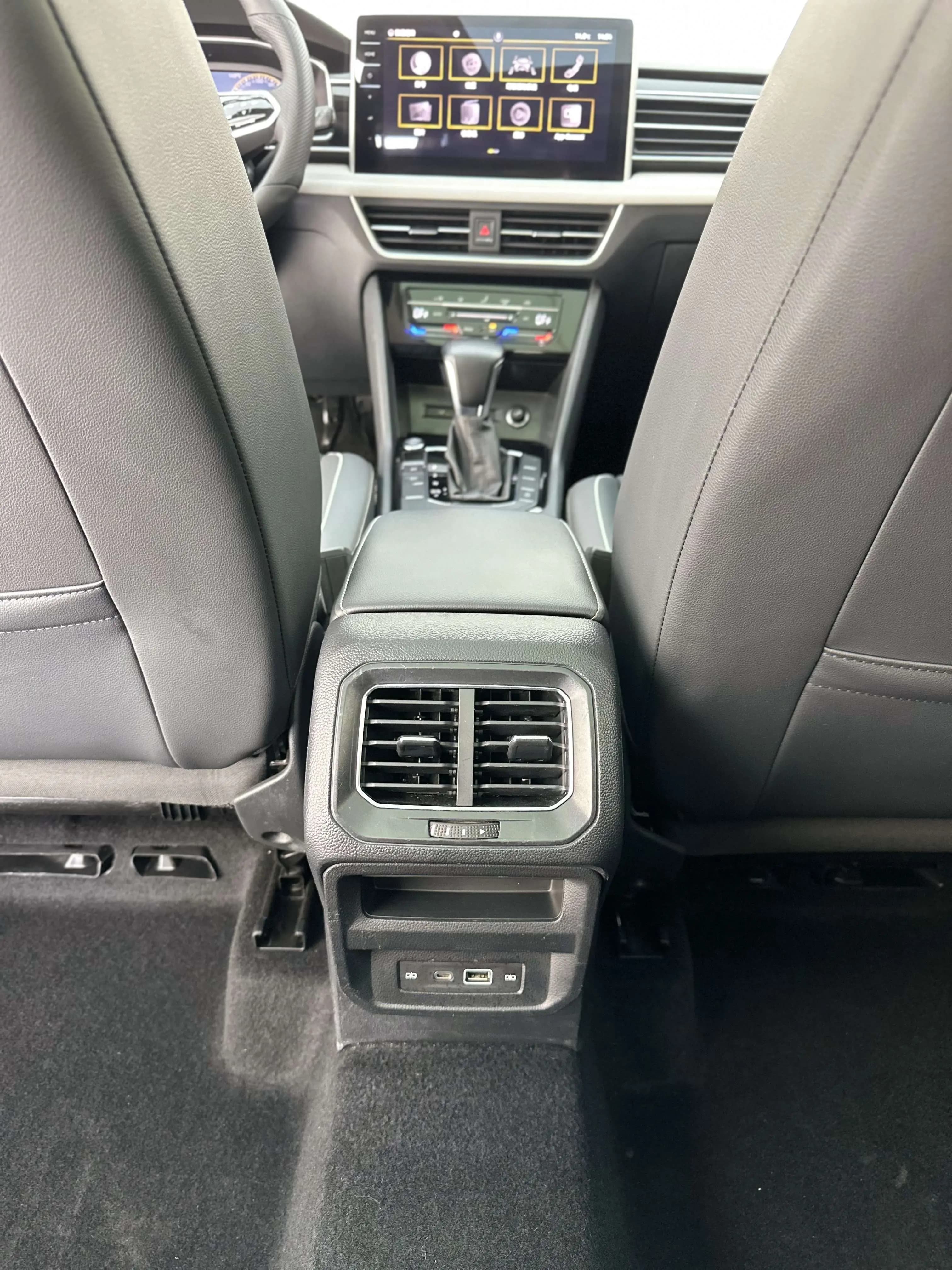 Volkswagen Tiguan L 2022 г. 56122 км. — фото 13