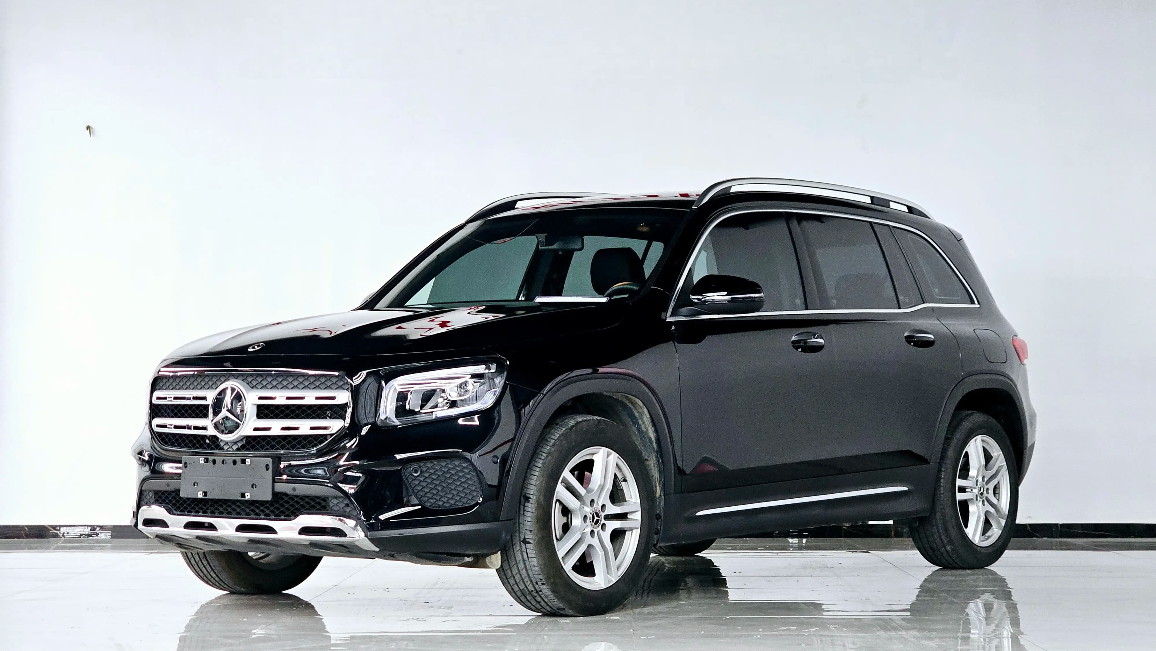 Mercedes-Benz GLB 2024 г. 16125 км.