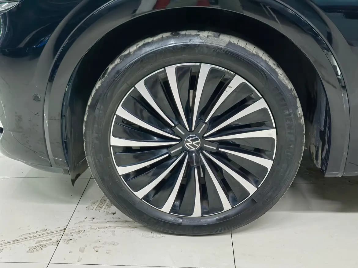 Volkswagen Weiran 2022 г. 64034 км. — фото 11