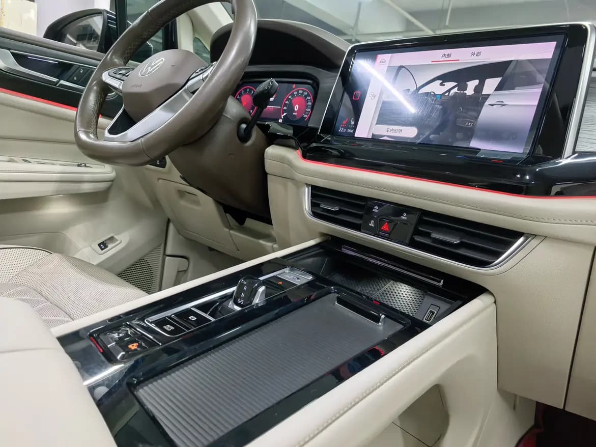 Volkswagen Weiran 2022 г. 64034 км. — фото 16