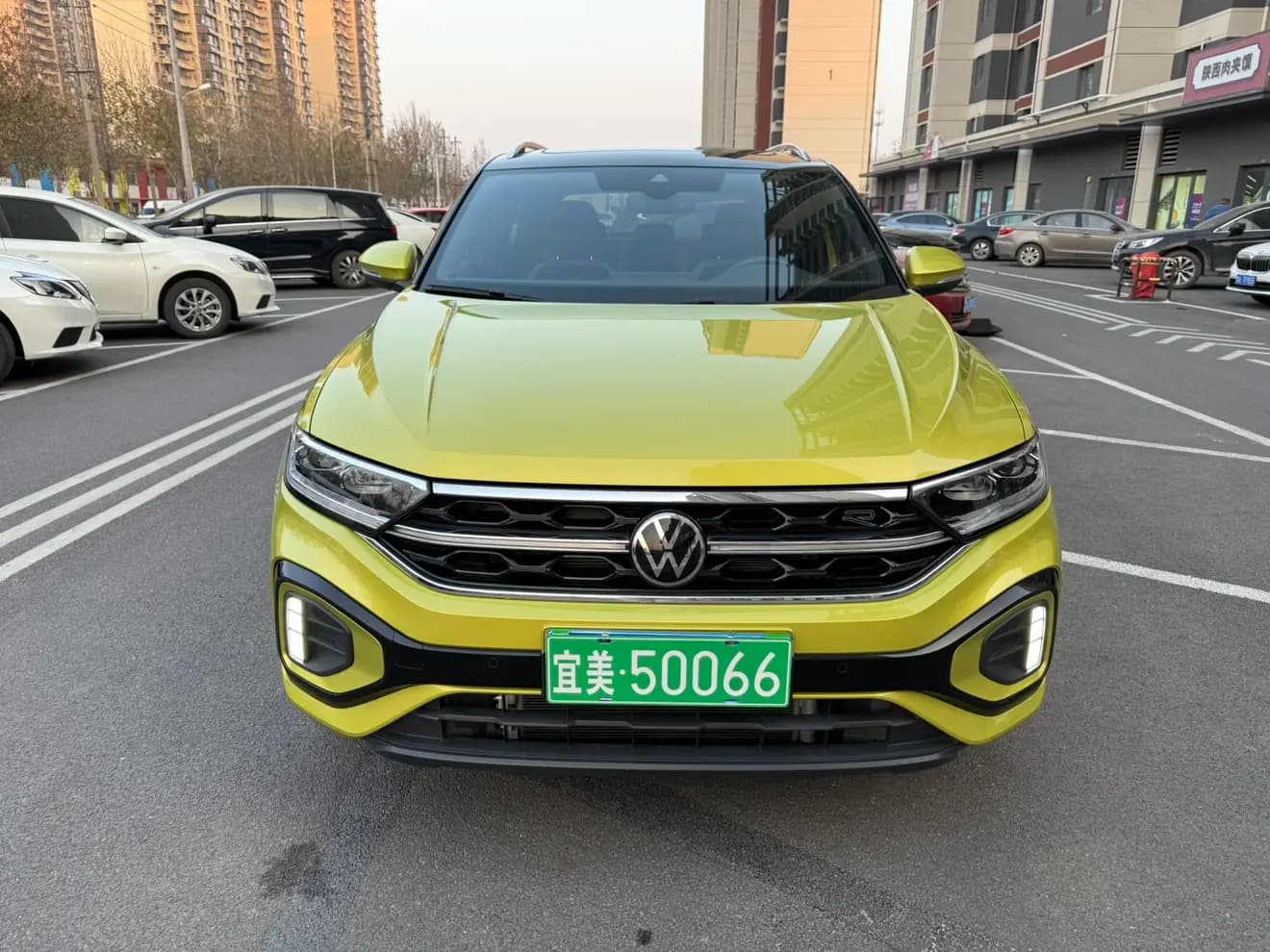 Volkswagen T-Roc 2023 г. 10000 км. — фото 2