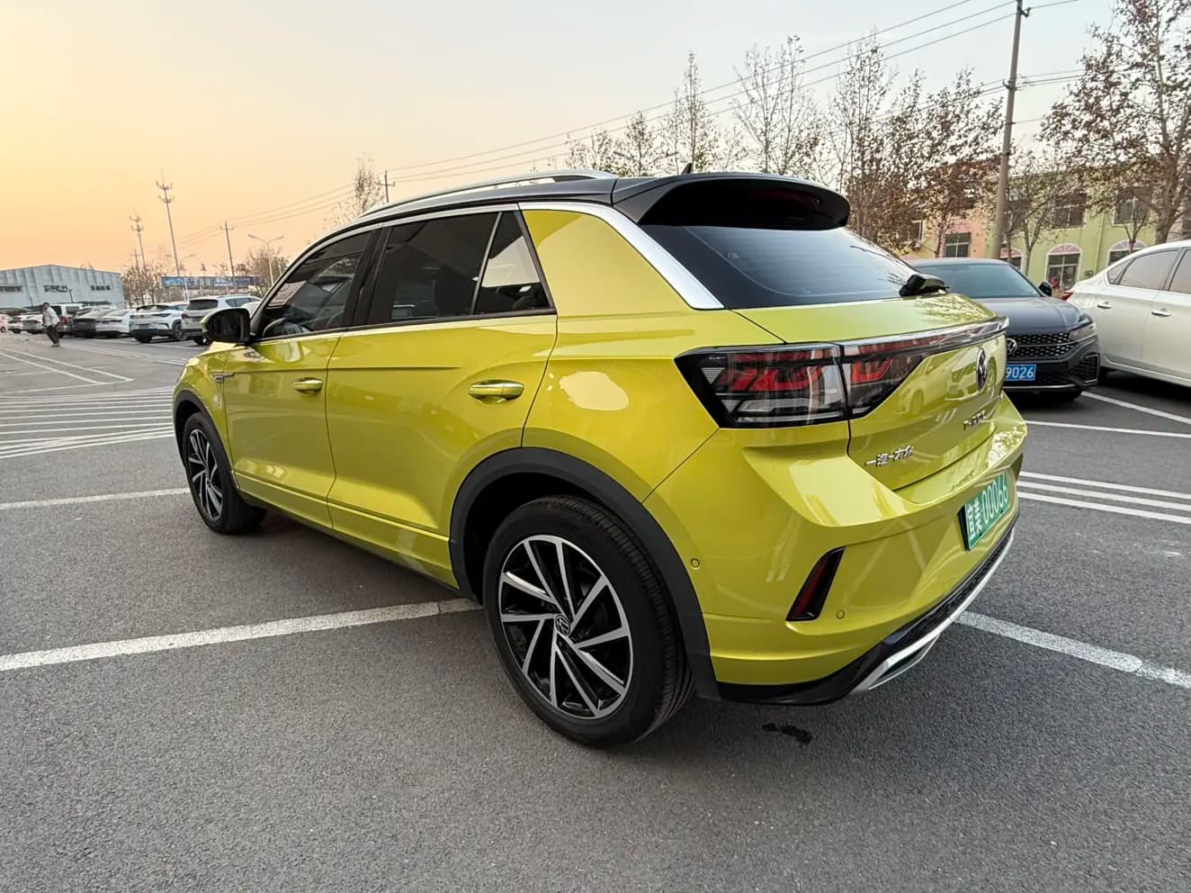 Volkswagen T-Roc 2023 г. 10000 км. — фото 4