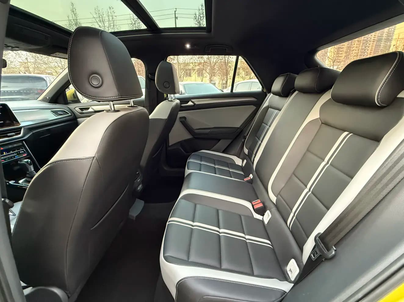 Volkswagen T-Roc 2023 г. 10000 км. — фото 9