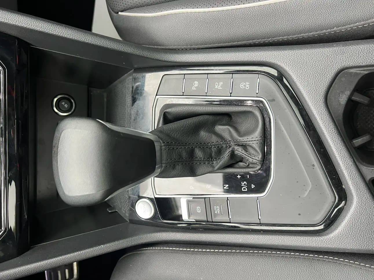 Volkswagen Tiguan L 2023 г. 36123 км. — фото 17