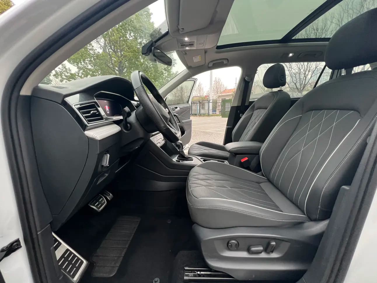 Volkswagen Tiguan L 2023 г. 36123 км. — фото 20