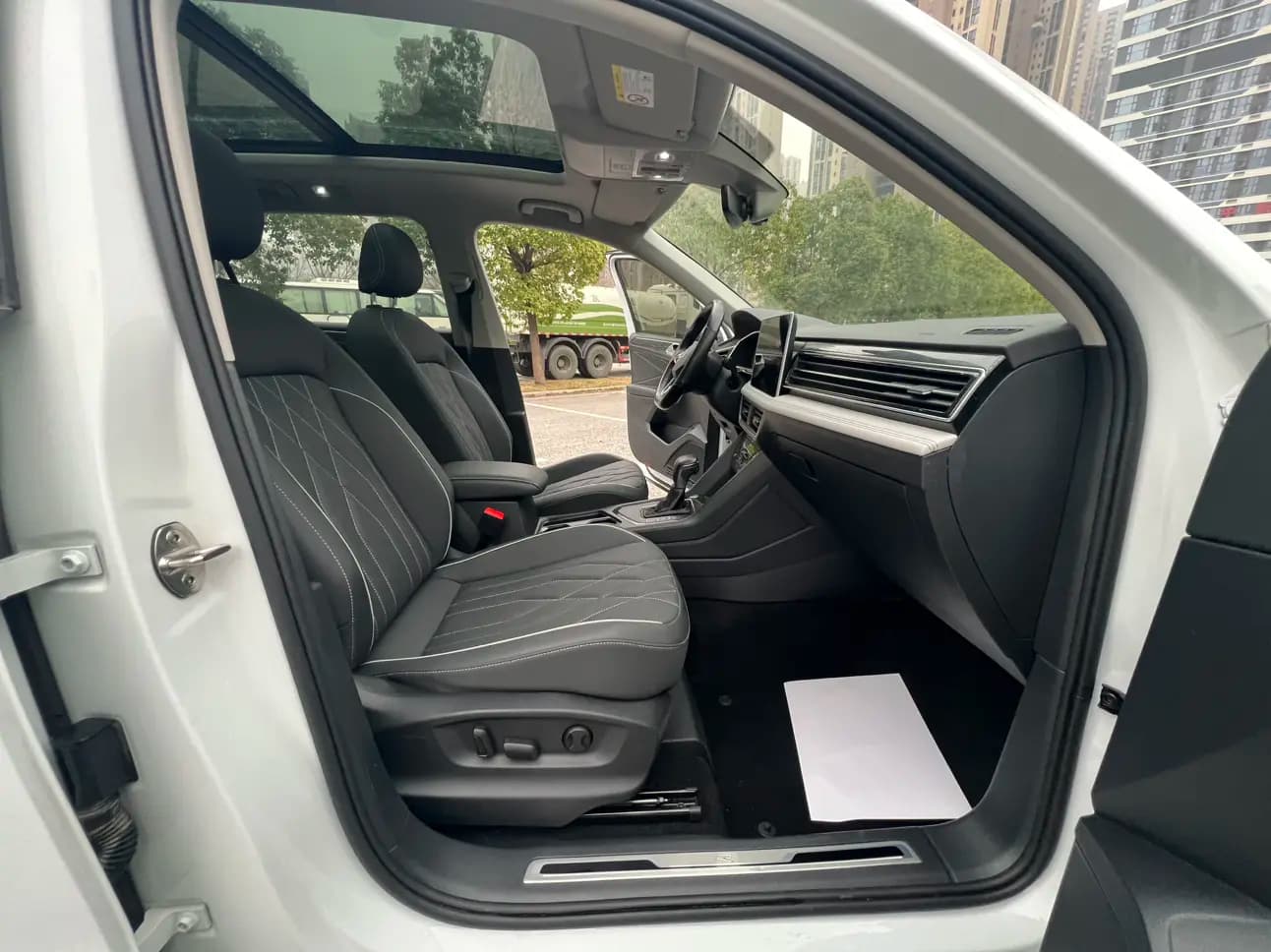 Volkswagen Tiguan L 2023 г. 36123 км. — фото 21