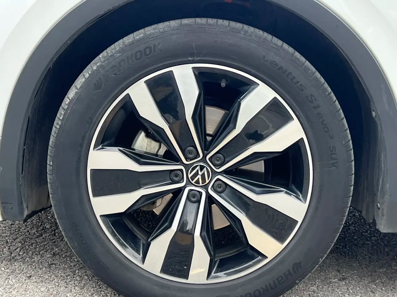 Volkswagen Tiguan L 2023 г. 36123 км. — фото 10