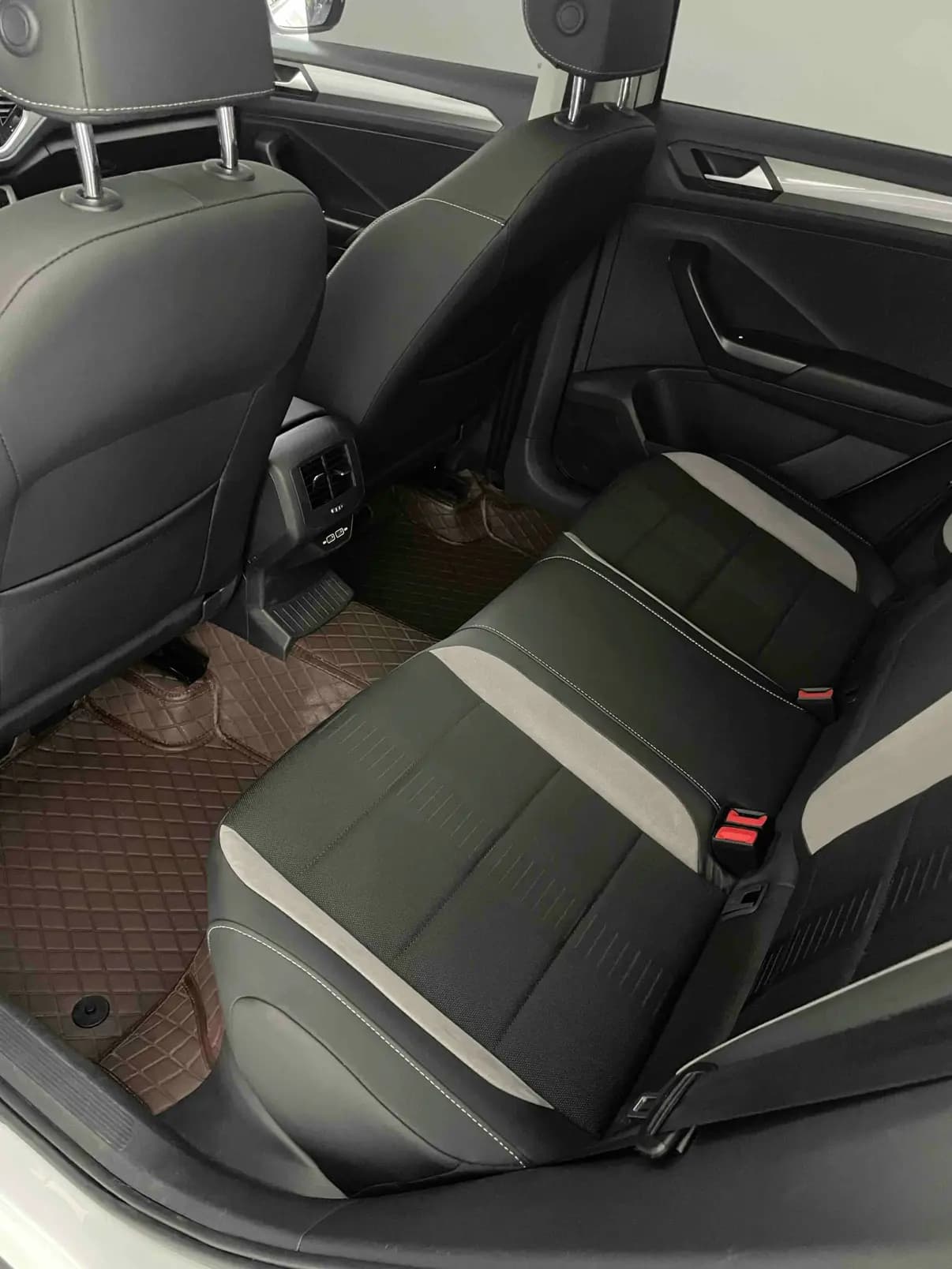 Volkswagen T-Roc 2022 г. 25900 км. — фото 14