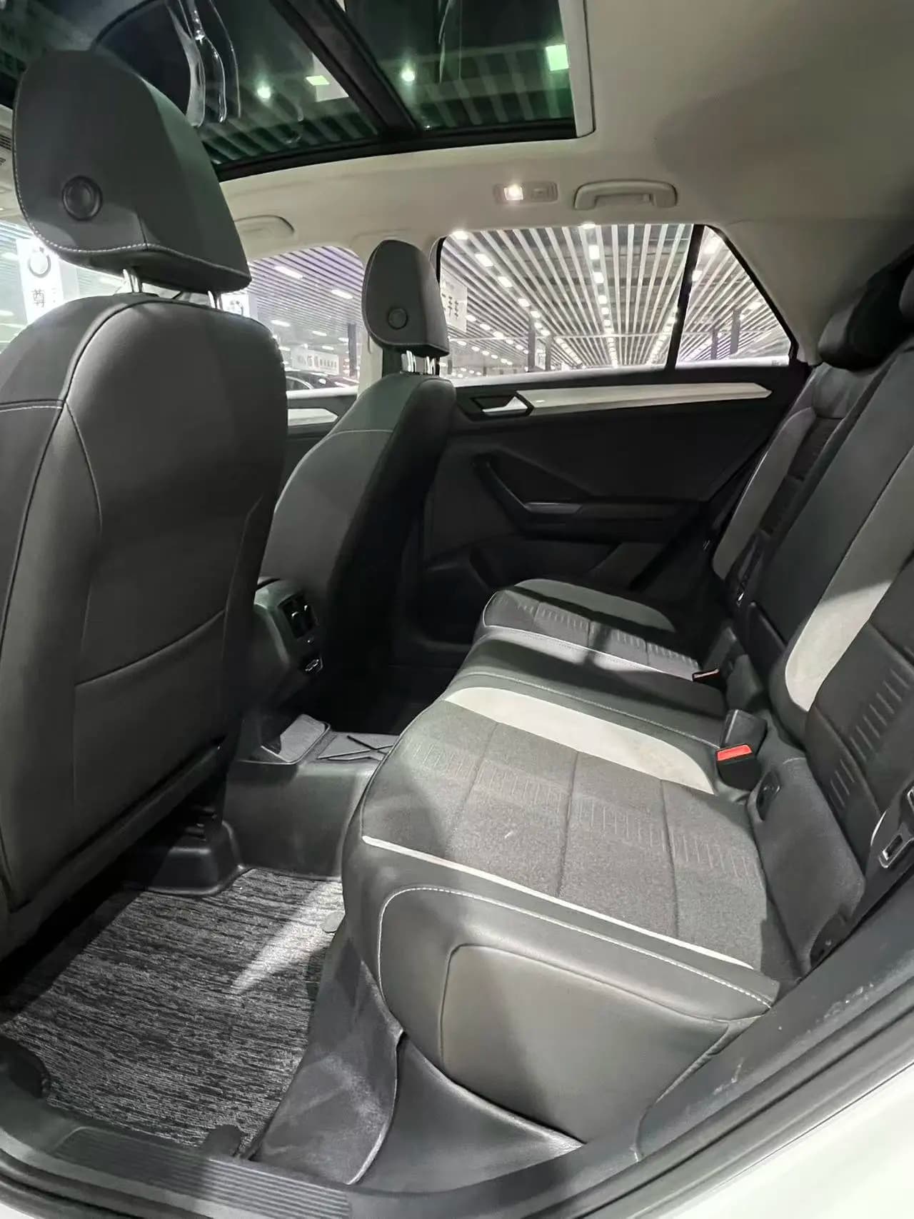 Volkswagen T-Roc 2021 г. 52000 км. — фото 7