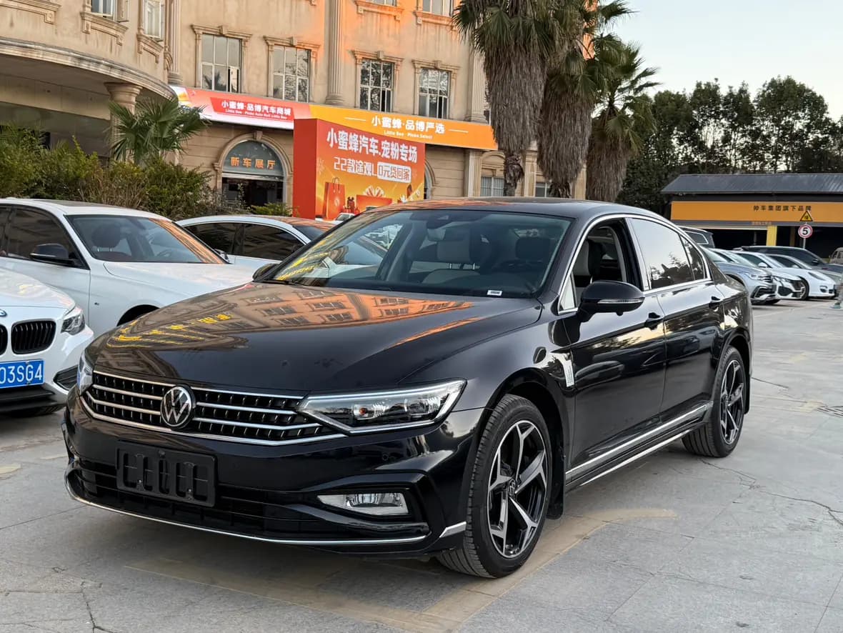 Volkswagen Magotan 2025 г. 17144 км.