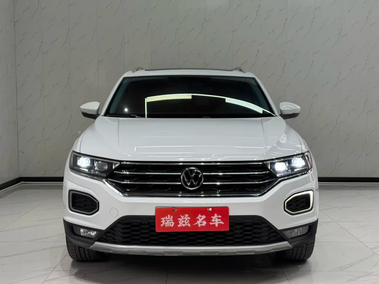 Volkswagen T-Roc 2022 г. 41000 км. — фото 2