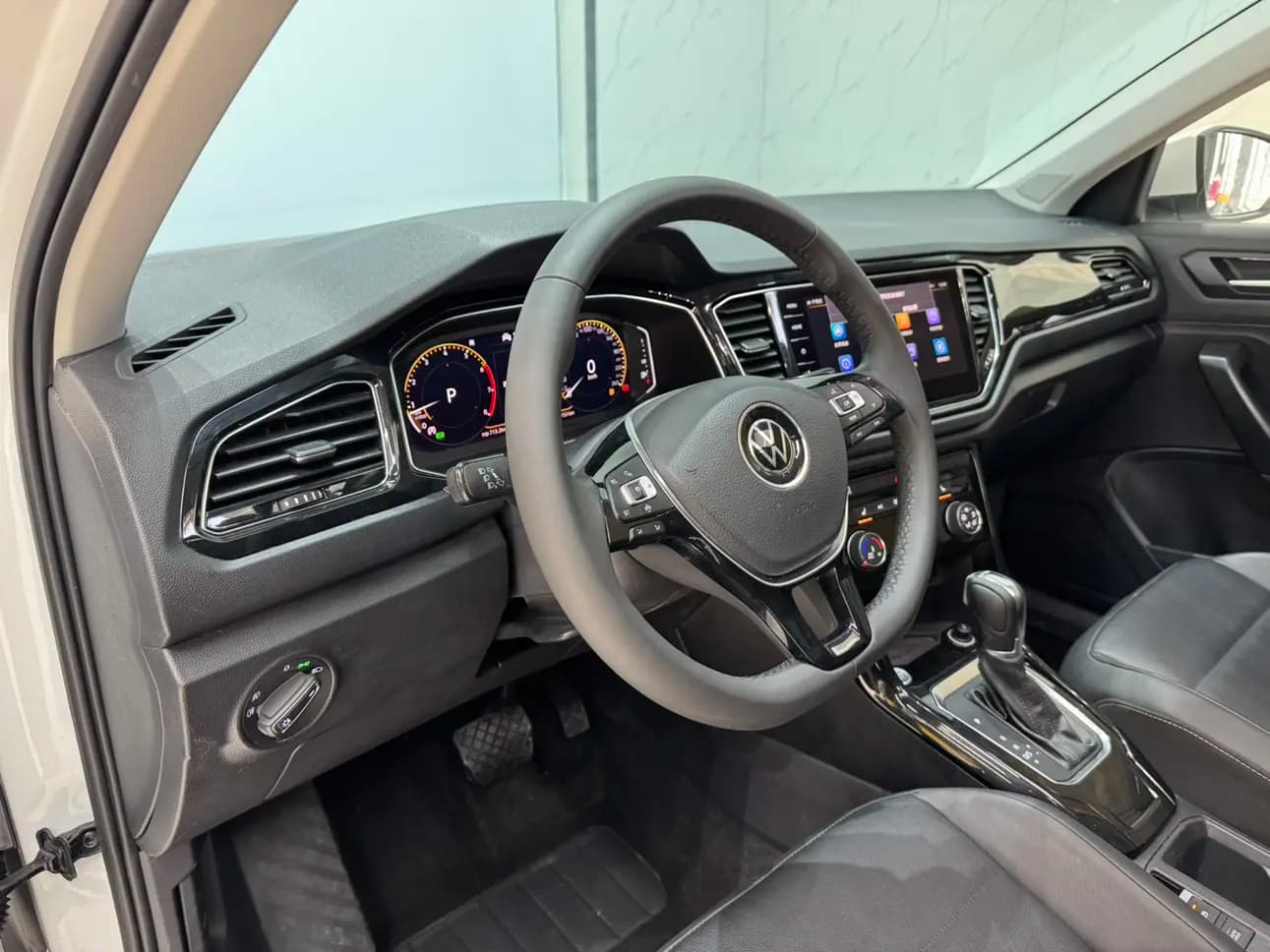Volkswagen T-Roc 2022 г. 41000 км. — фото 12