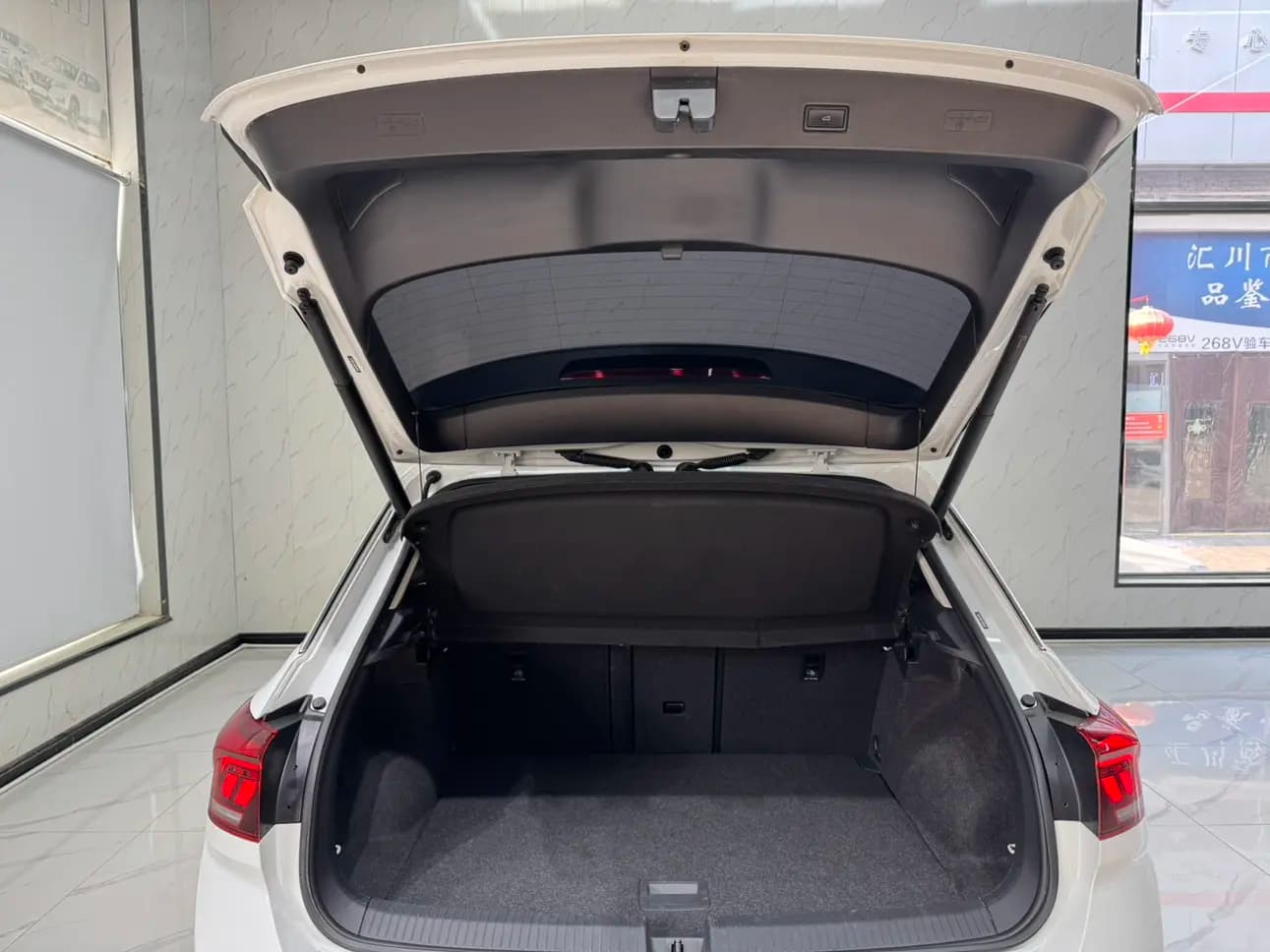 Volkswagen T-Roc 2022 г. 41000 км. — фото 16