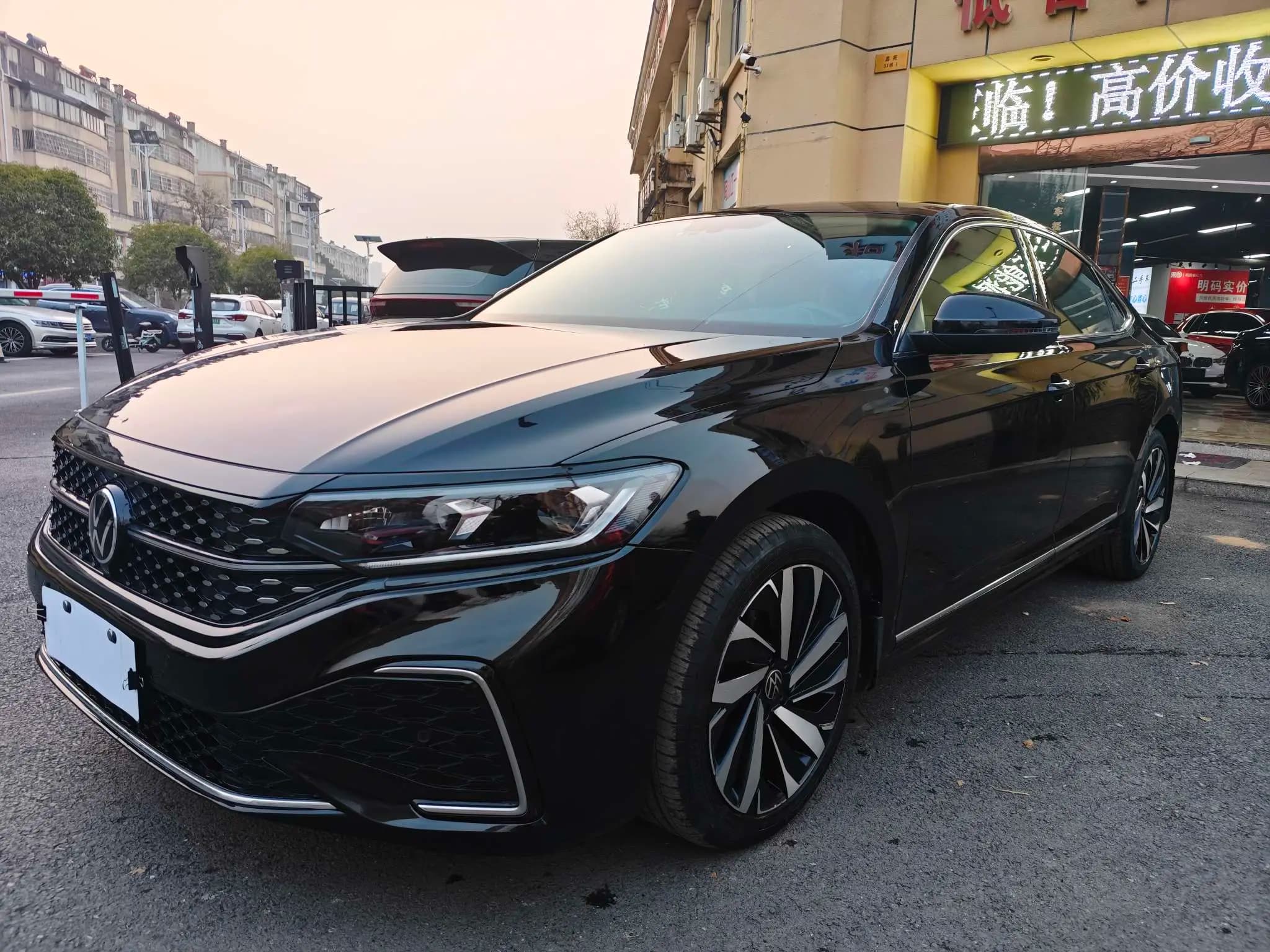 Volkswagen Passat 2022 г. 38899 км.