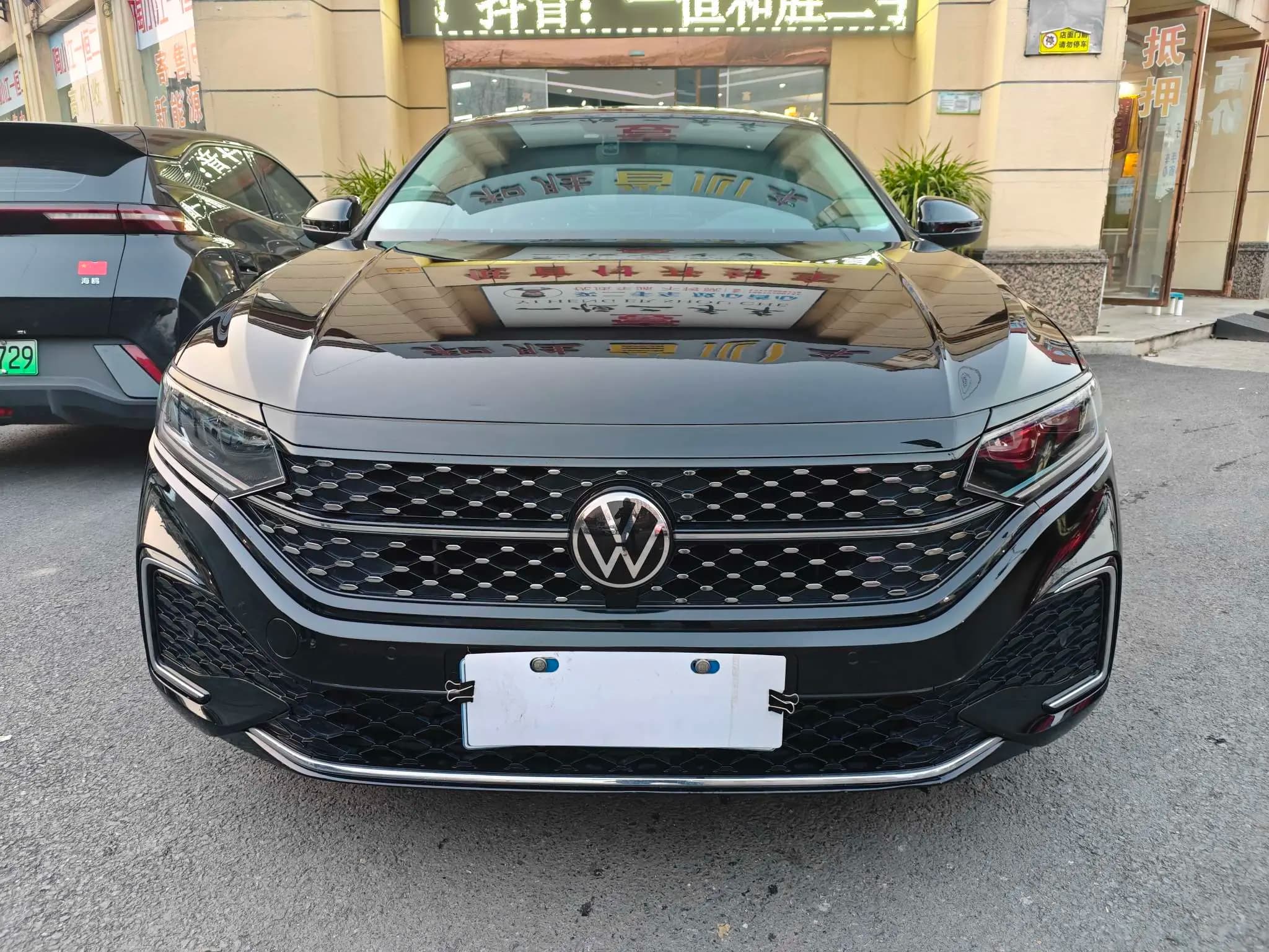 Volkswagen Passat 2022 г. 38899 км. — фото 2