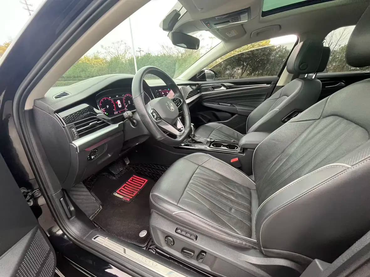 Volkswagen Passat 2023 г. 61101 км. — фото 14
