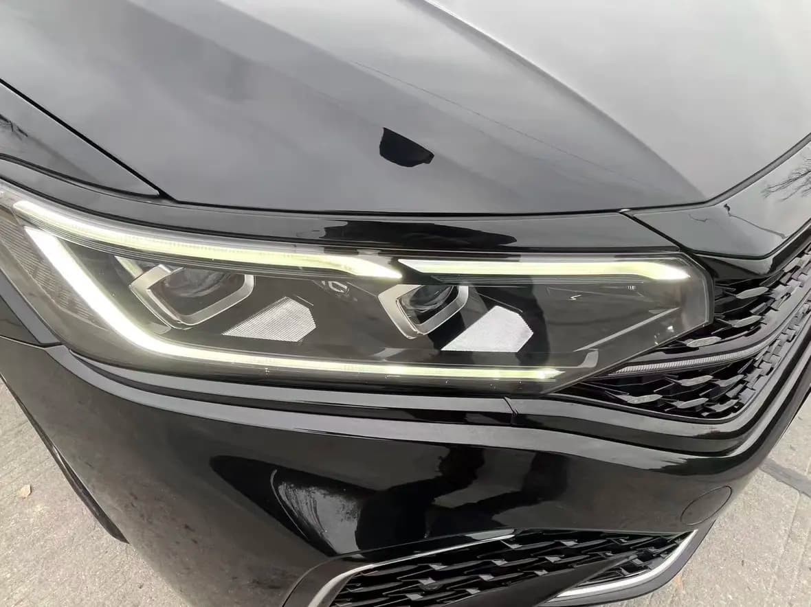 Volkswagen Passat 2023 г. 61101 км. — фото 9