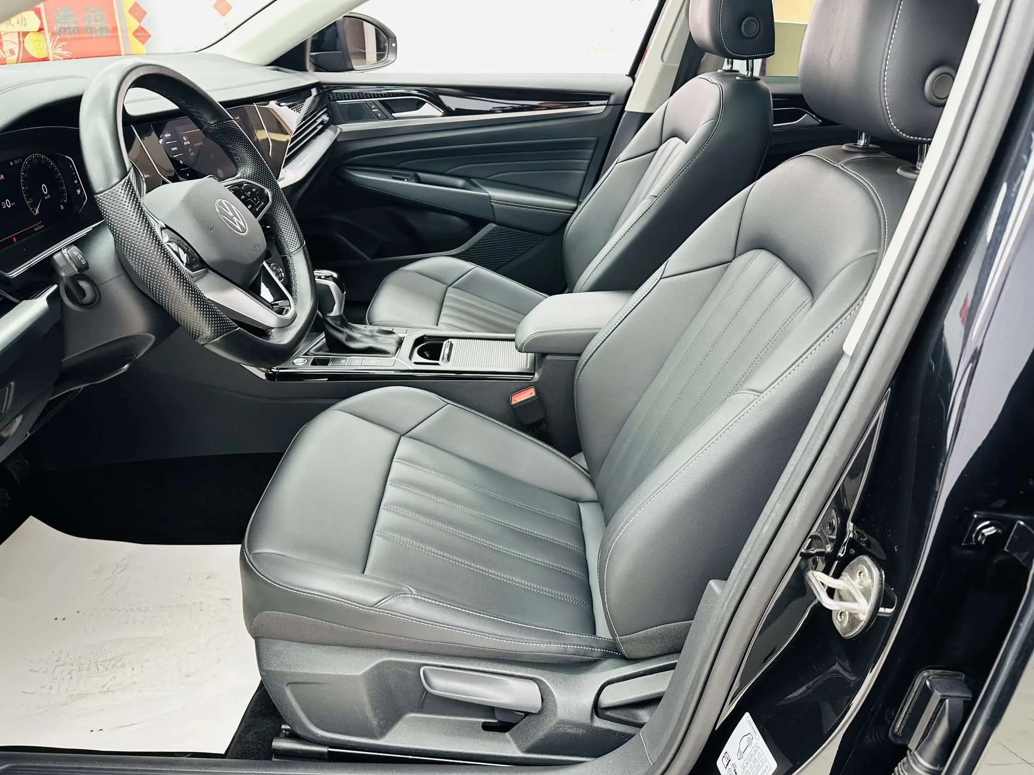 Volkswagen Passat 2023 г. 46102 км. — фото 15