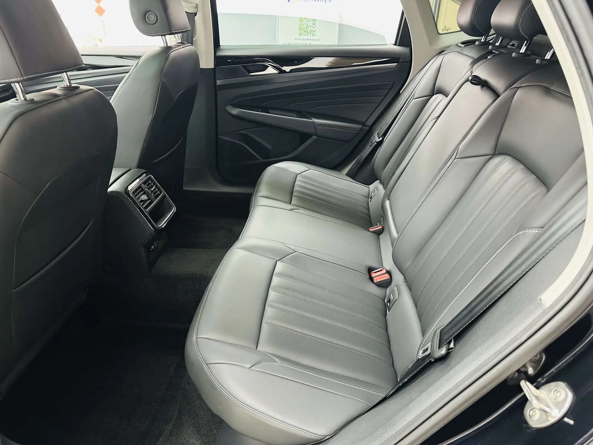 Volkswagen Passat 2023 г. 46102 км. — фото 16
