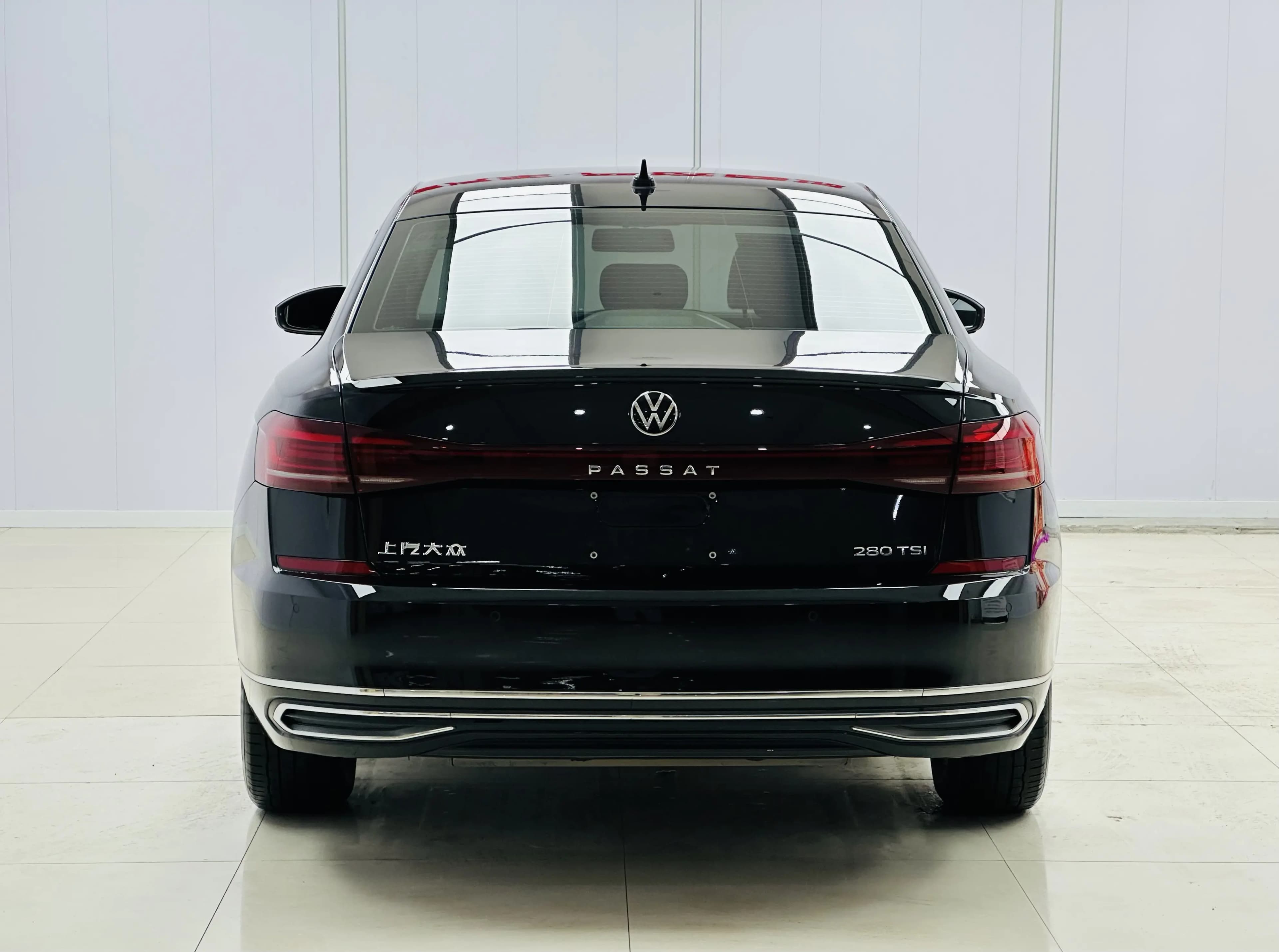 Volkswagen Passat 2023 г. 46102 км. — фото 5