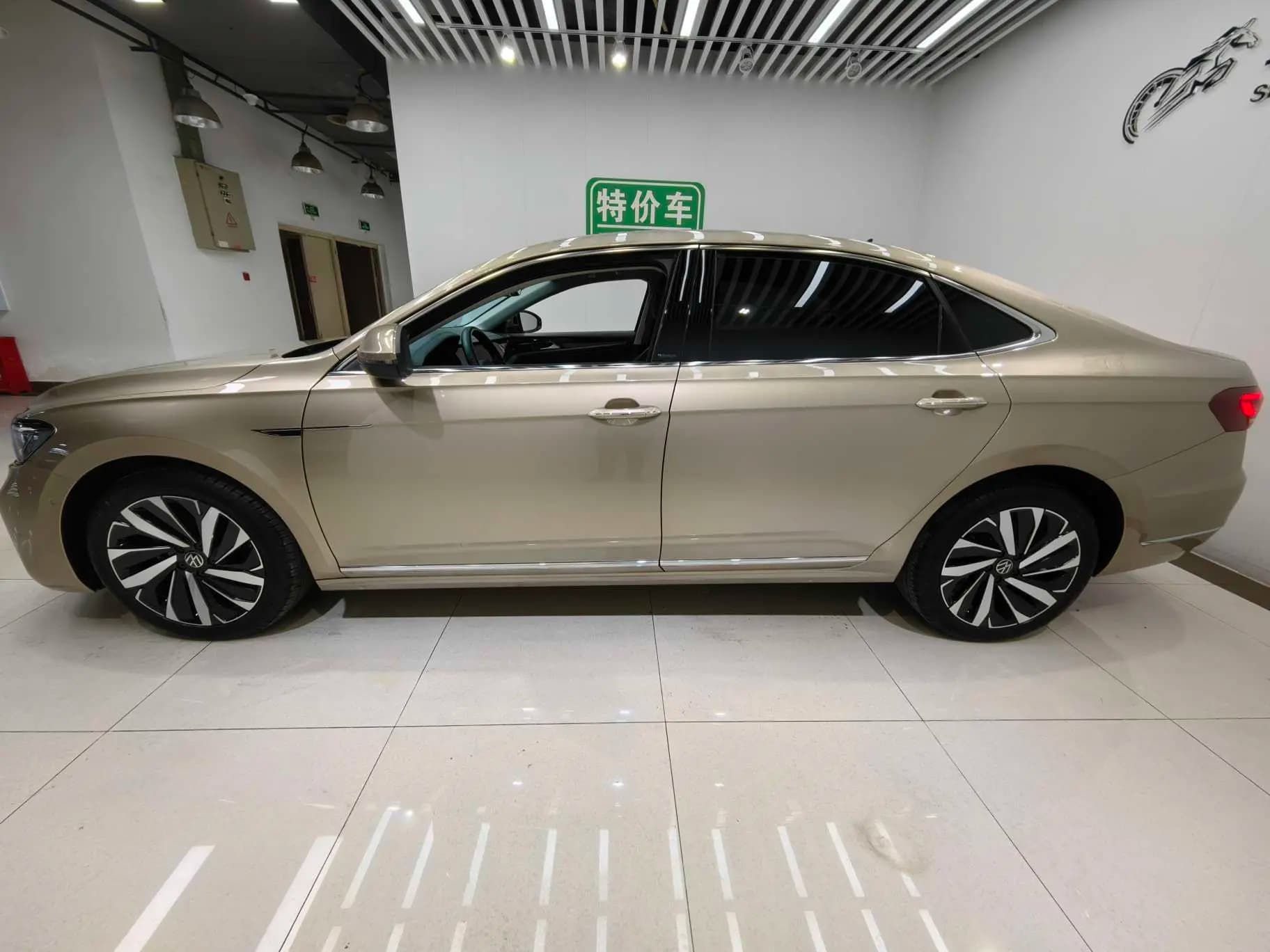 Volkswagen Passat 2022 г. 101203 км. — фото 4