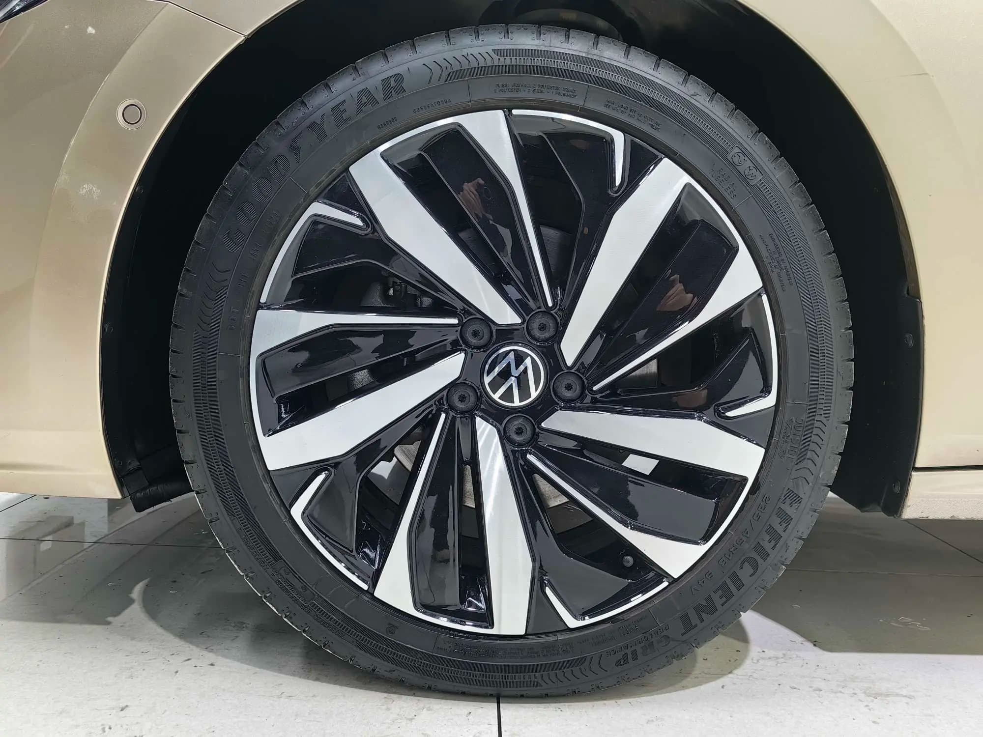 Volkswagen Passat 2022 г. 101203 км. — фото 8