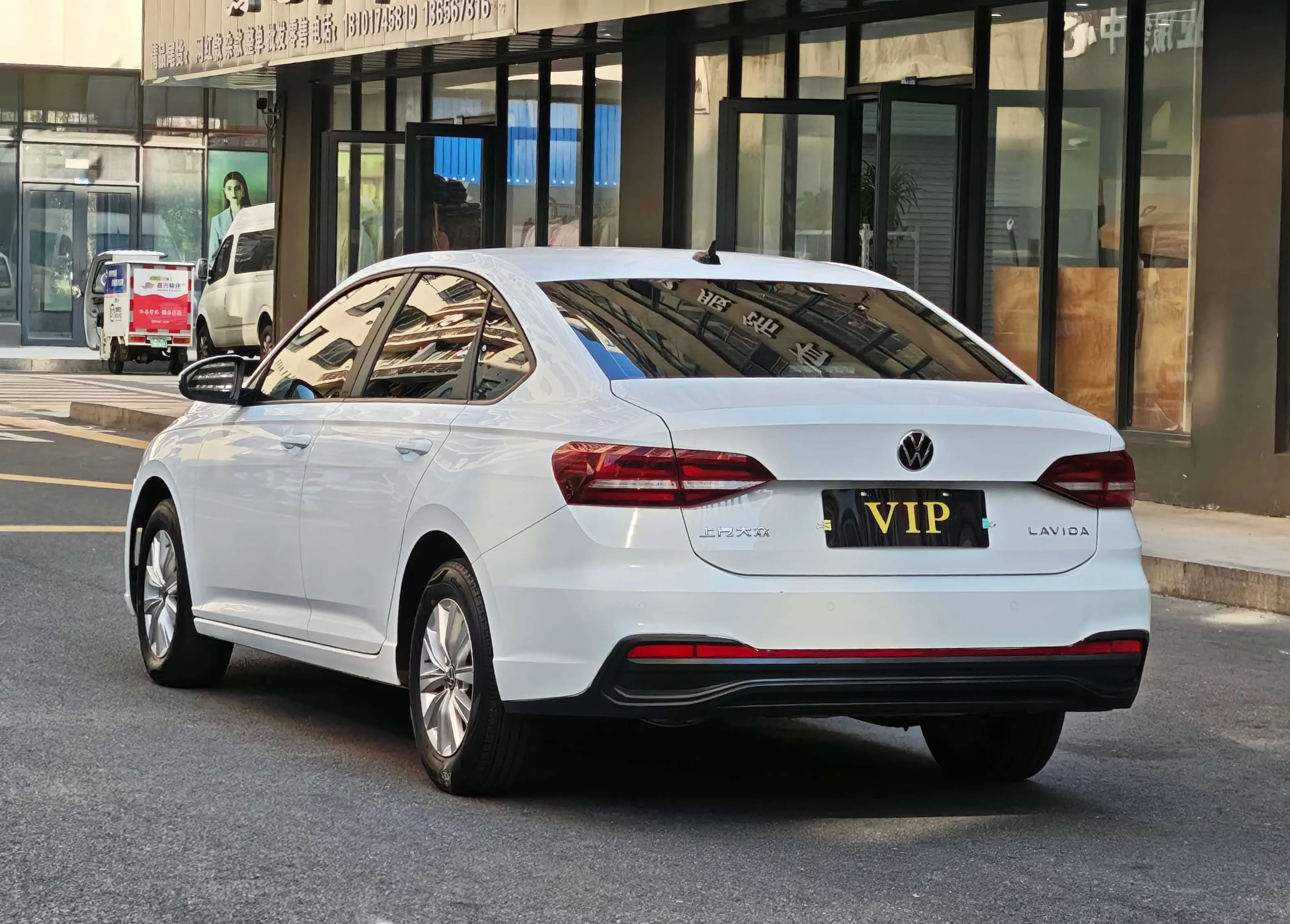 Volkswagen Lavida 2023 г. 50124 км. — фото 4