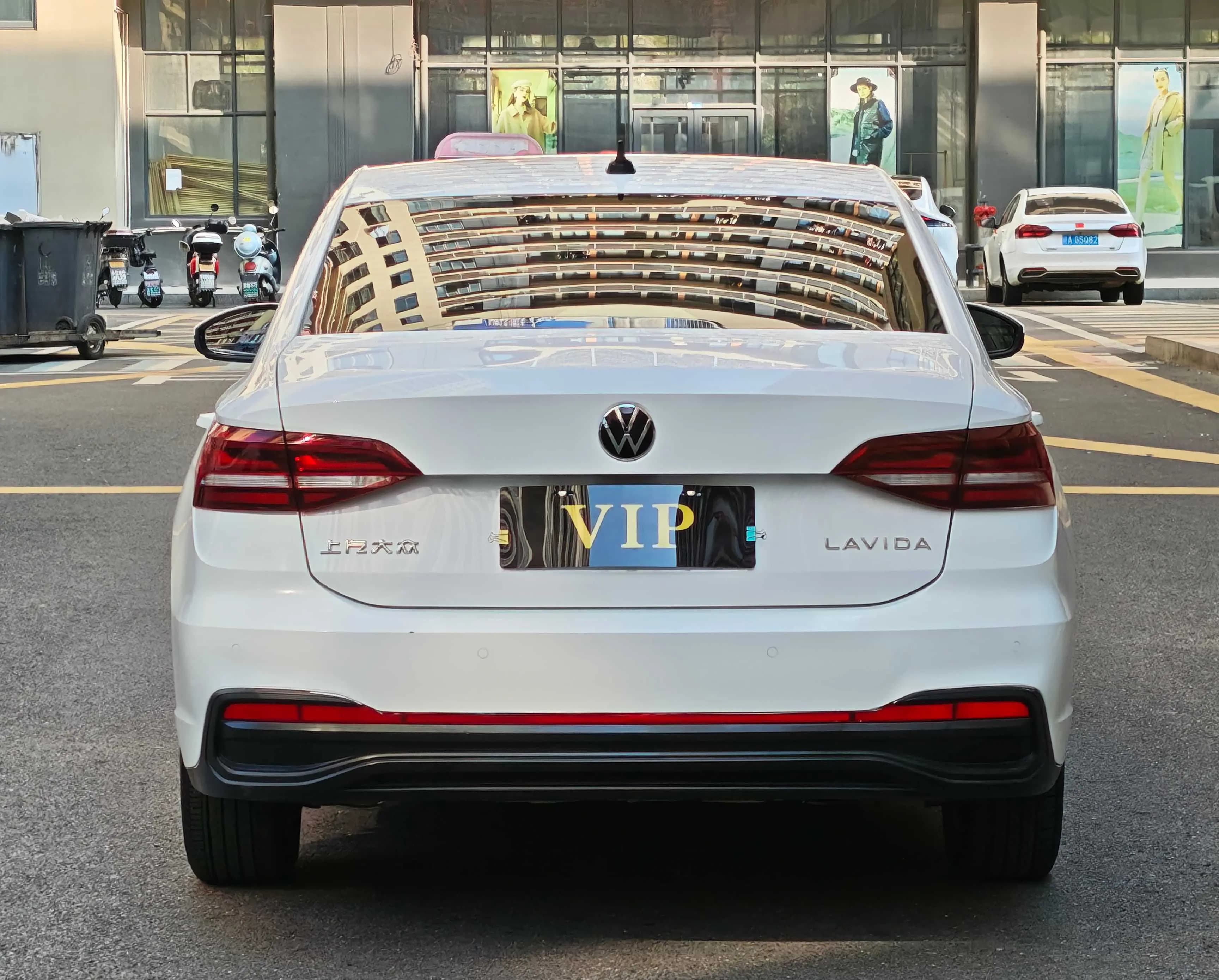 Volkswagen Lavida 2023 г. 50124 км. — фото 5