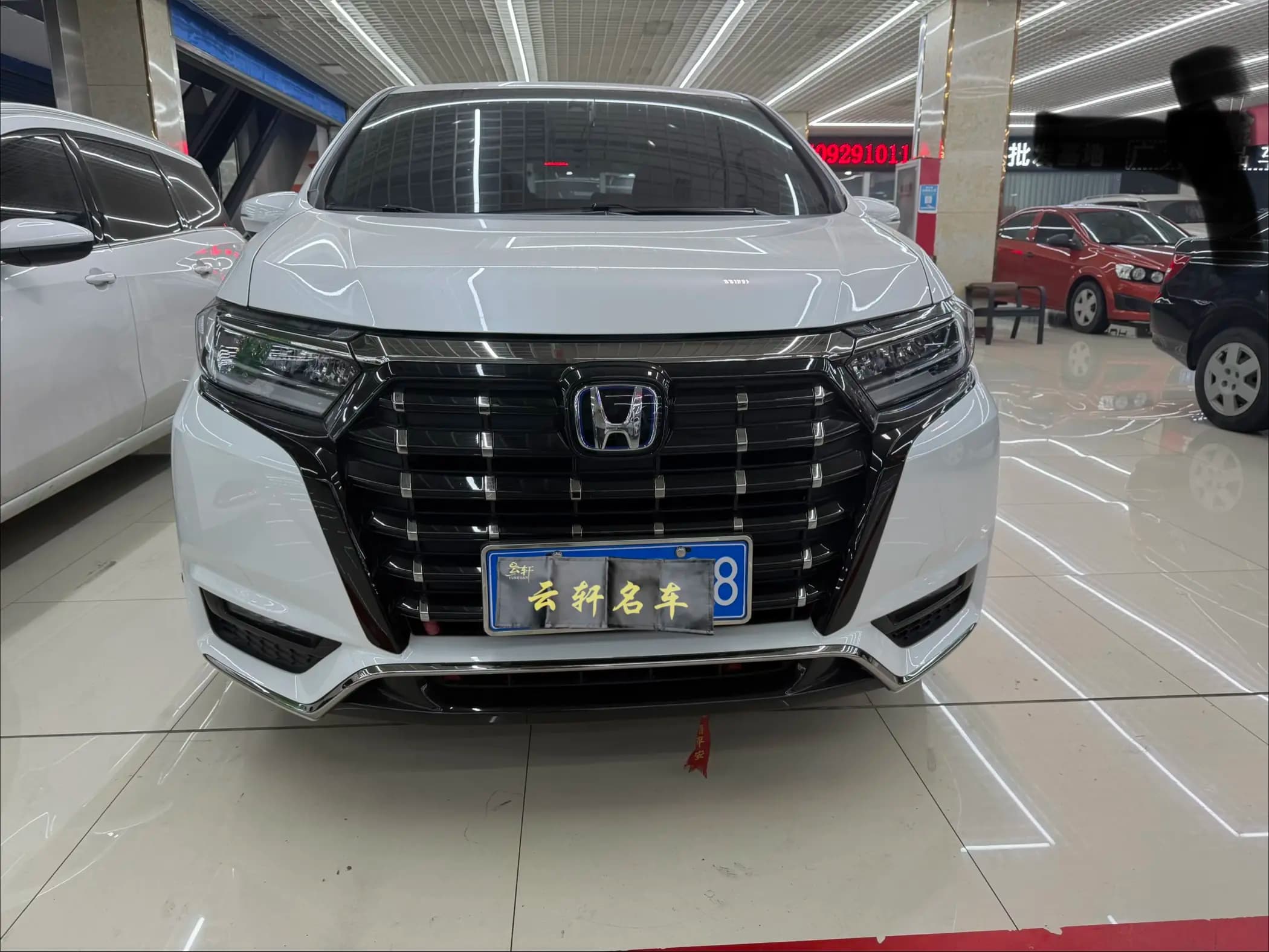 Honda Elysion 2022 г. 37093 км. — фото 2