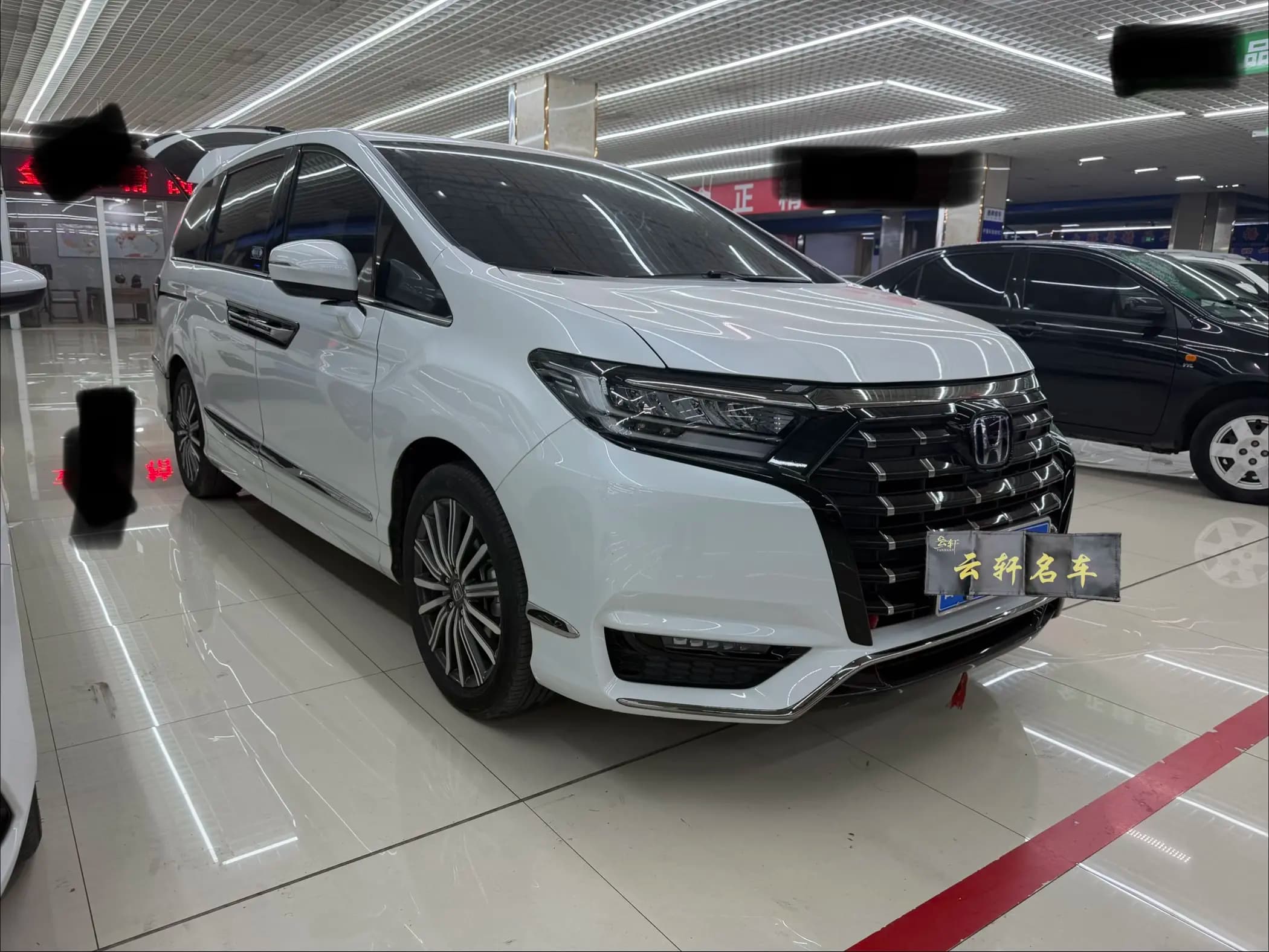 Honda Elysion 2022 г. 37093 км. — фото 3