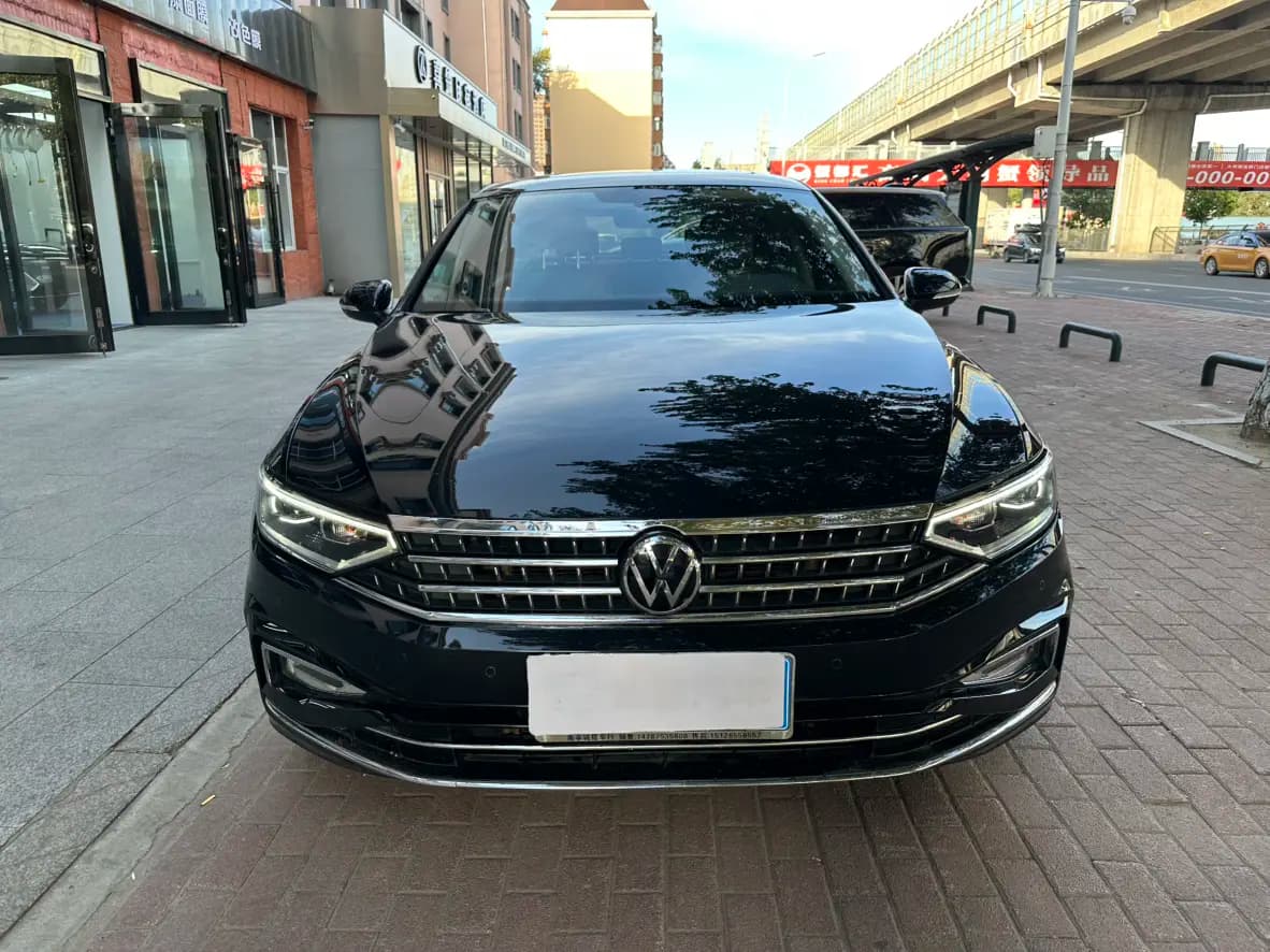 Volkswagen Magotan 2023 г. 70140 км. — фото 2