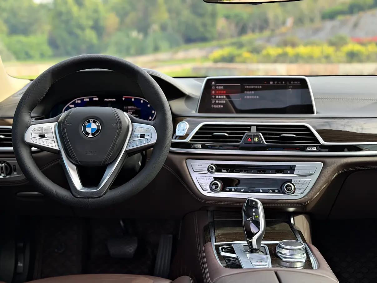 BMW 7 Series 2021 г. 98046 км. — фото 11