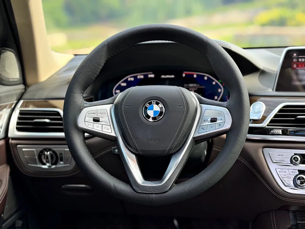 BMW 7 Series 2021 г. 98046 км. — фото 12