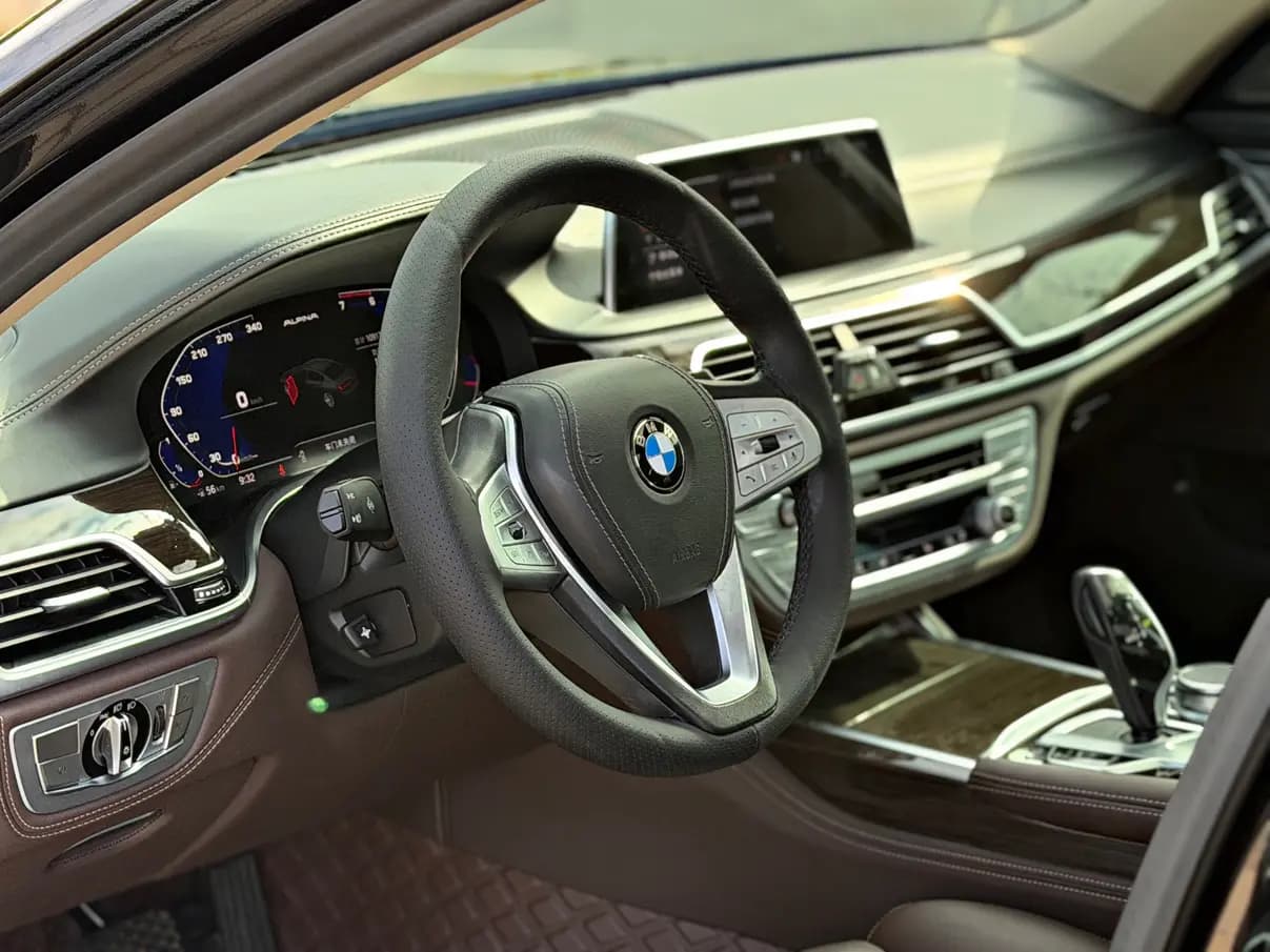 BMW 7 Series 2021 г. 98046 км. — фото 14