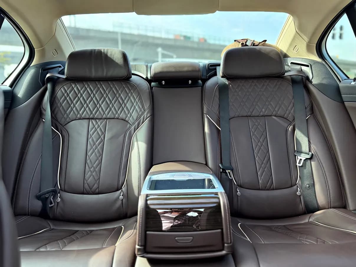 BMW 7 Series 2021 г. 98046 км. — фото 17